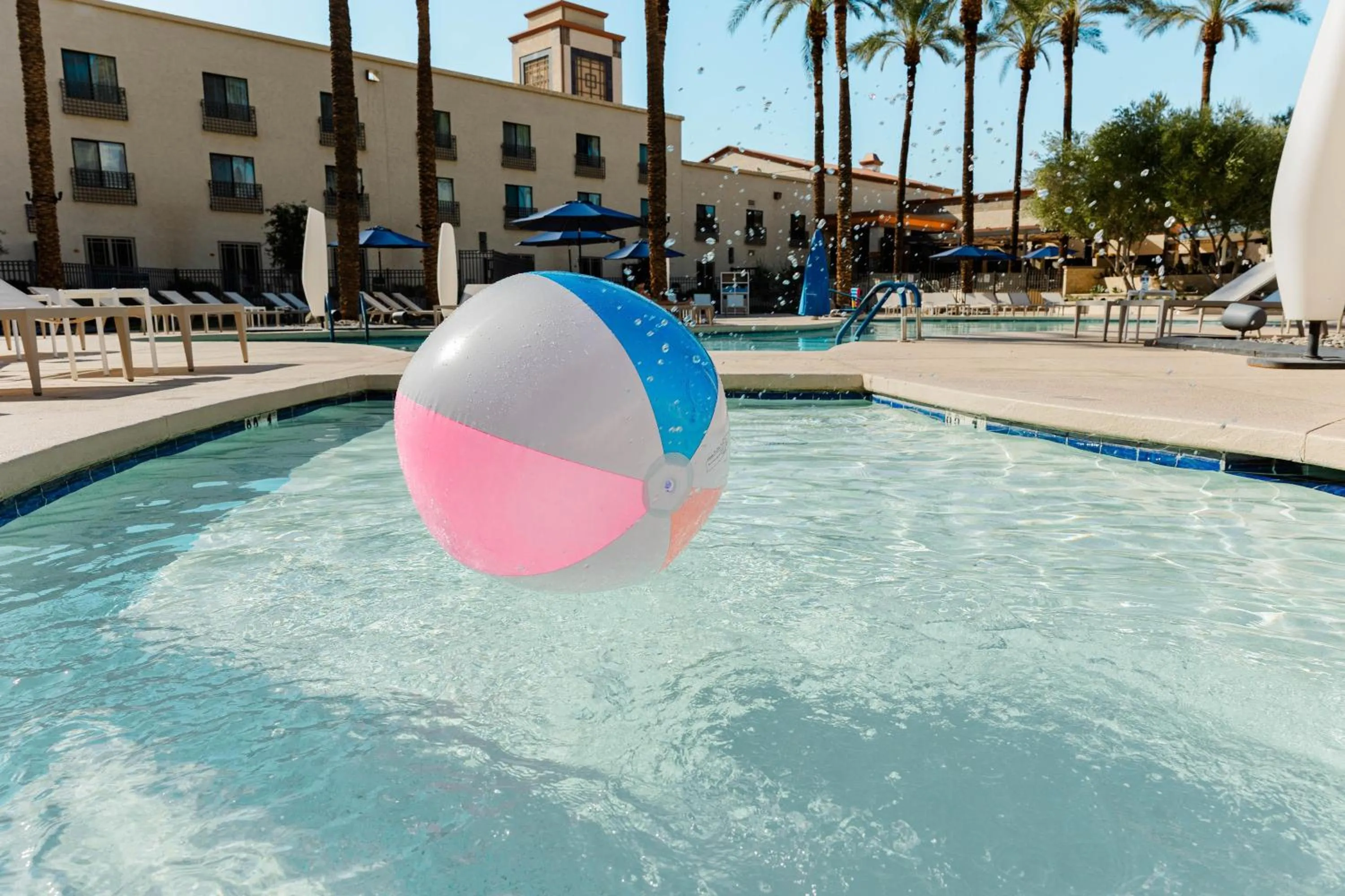 Pool view in Hilton Scottsdale Resort & Villas