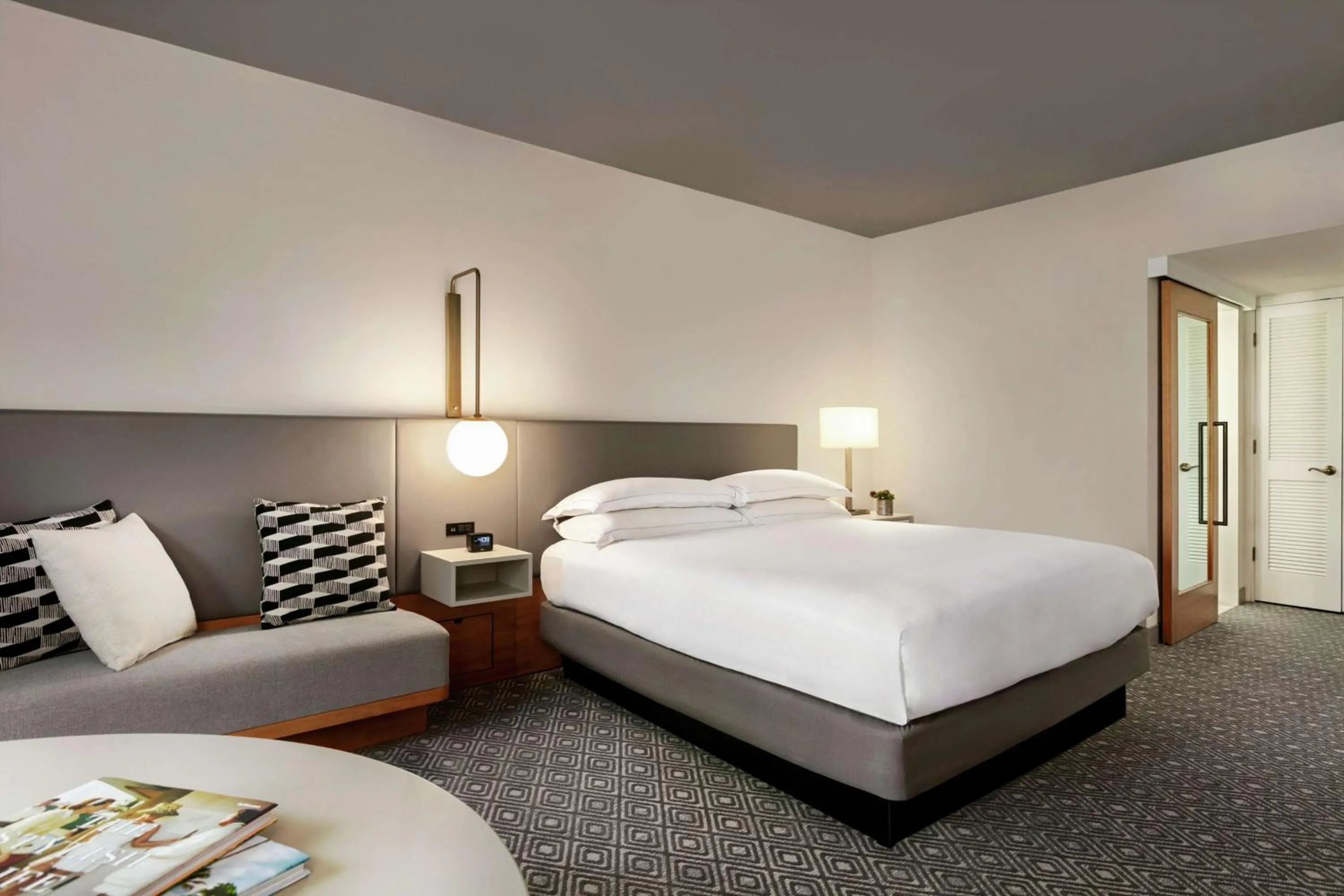 Bed in Hilton Scottsdale Resort & Villas