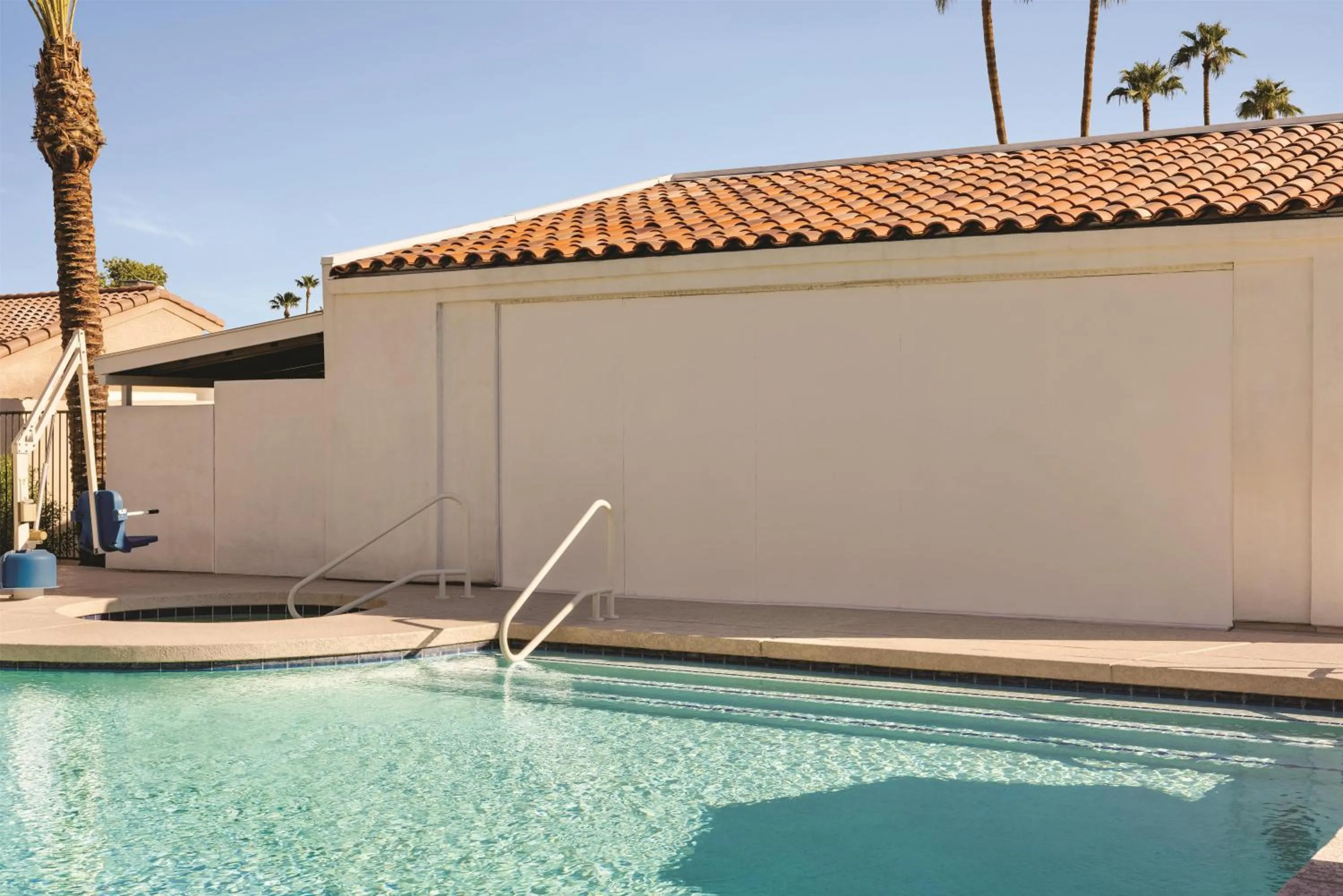 Pool view in Hilton Scottsdale Resort & Villas