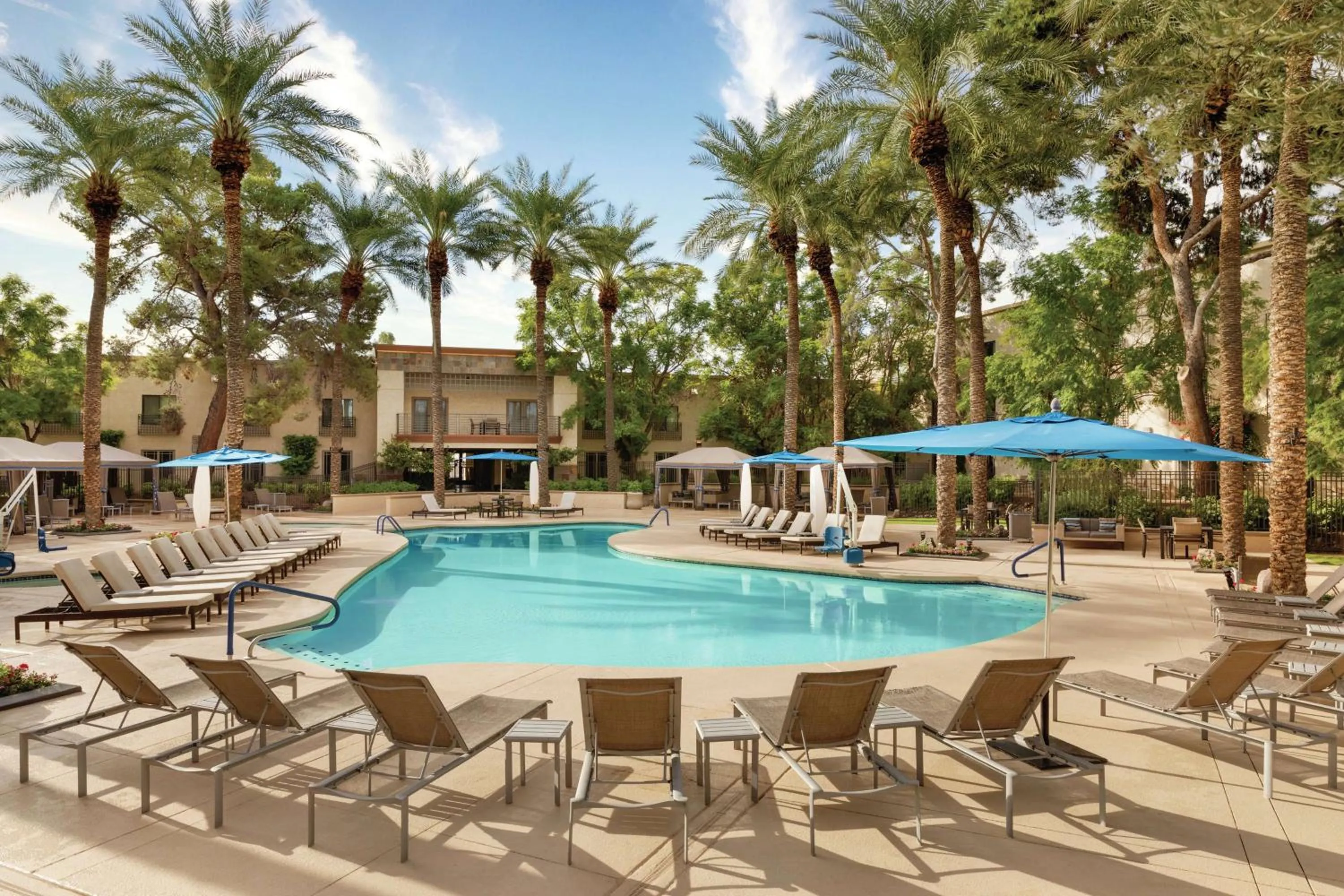 Pool view in Hilton Scottsdale Resort & Villas