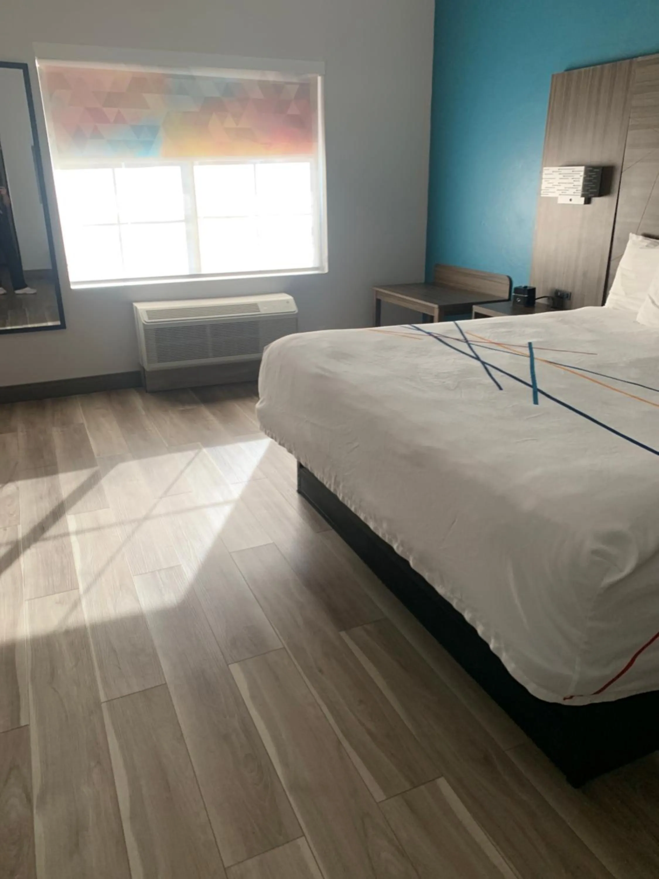 Photo of the whole room, Bed in La Quinta by Wyndham OKC North - Quail Springs