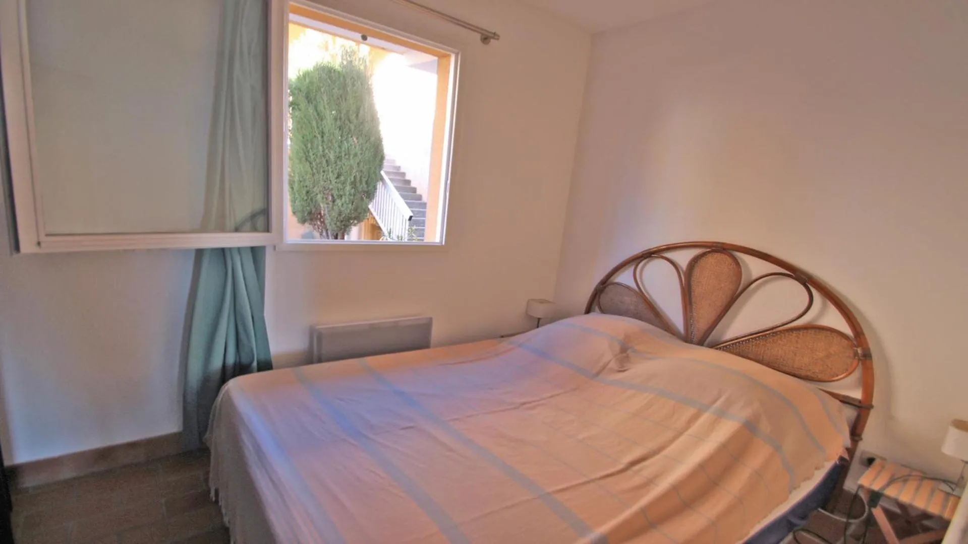 Bedroom, Bed in Boucanniers