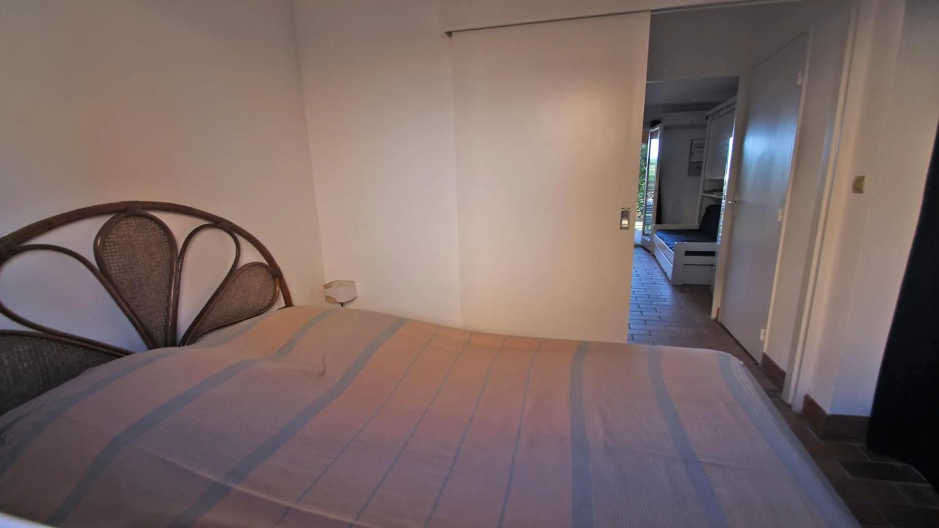 Bedroom, Bed in Boucanniers