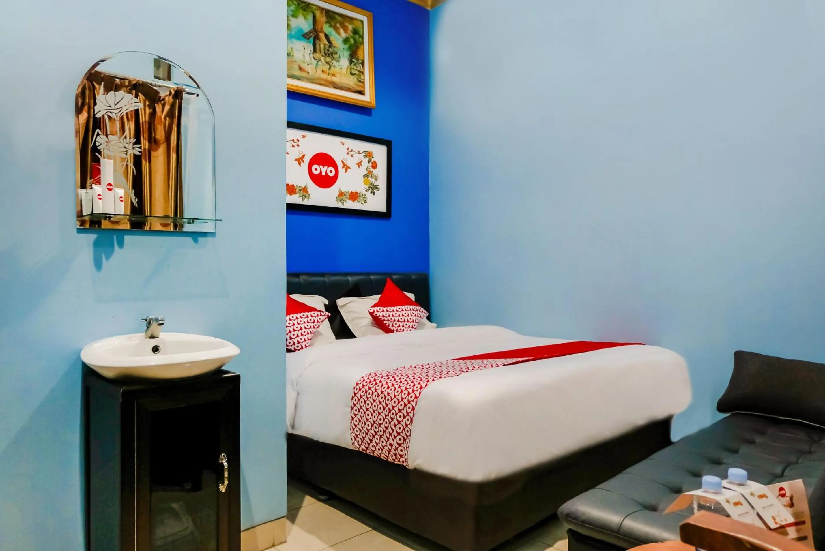 Bedroom, Bed in Hotel O Guest House Amalia Malang