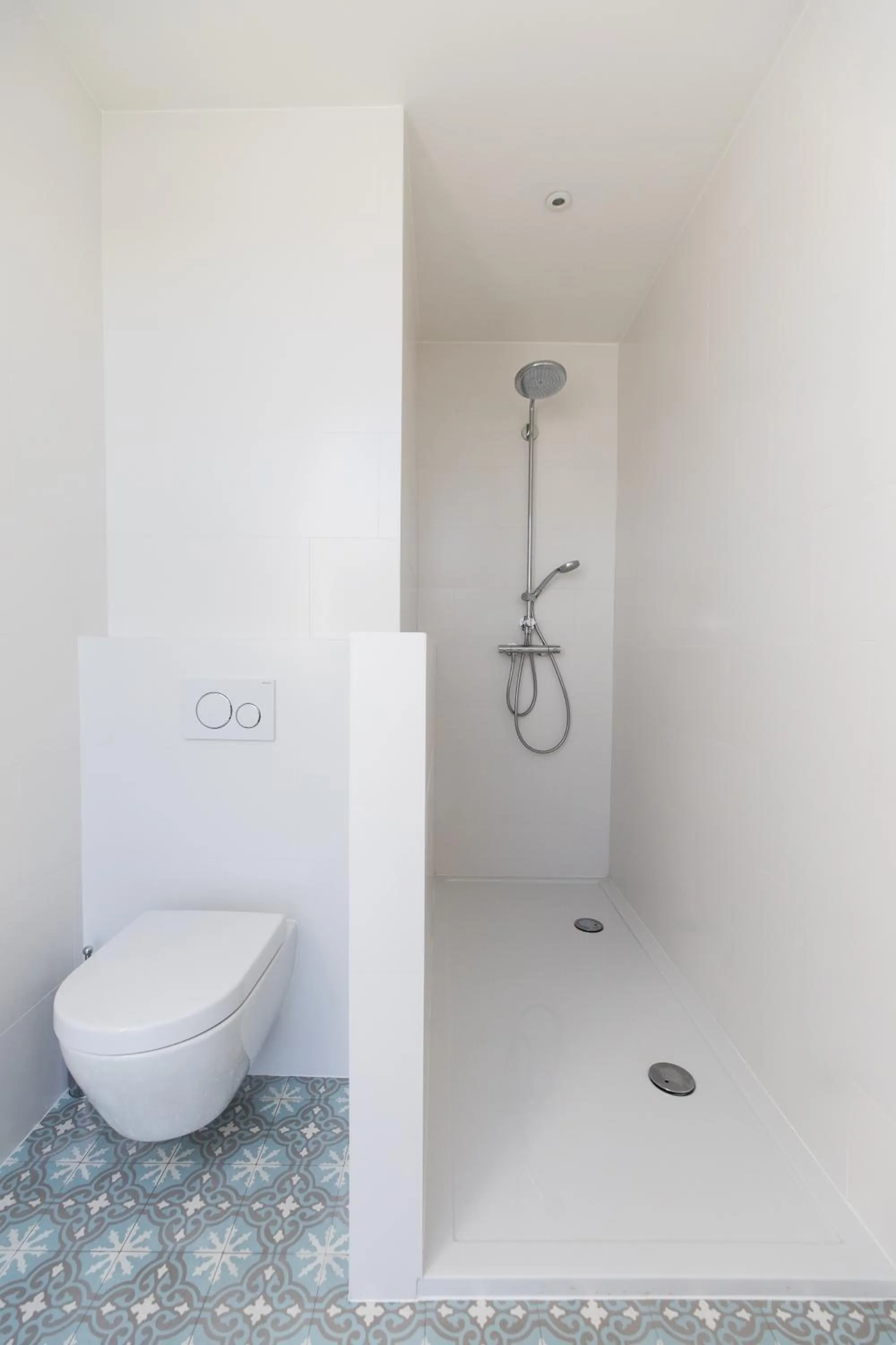 Shower in Chez Spoons B&B