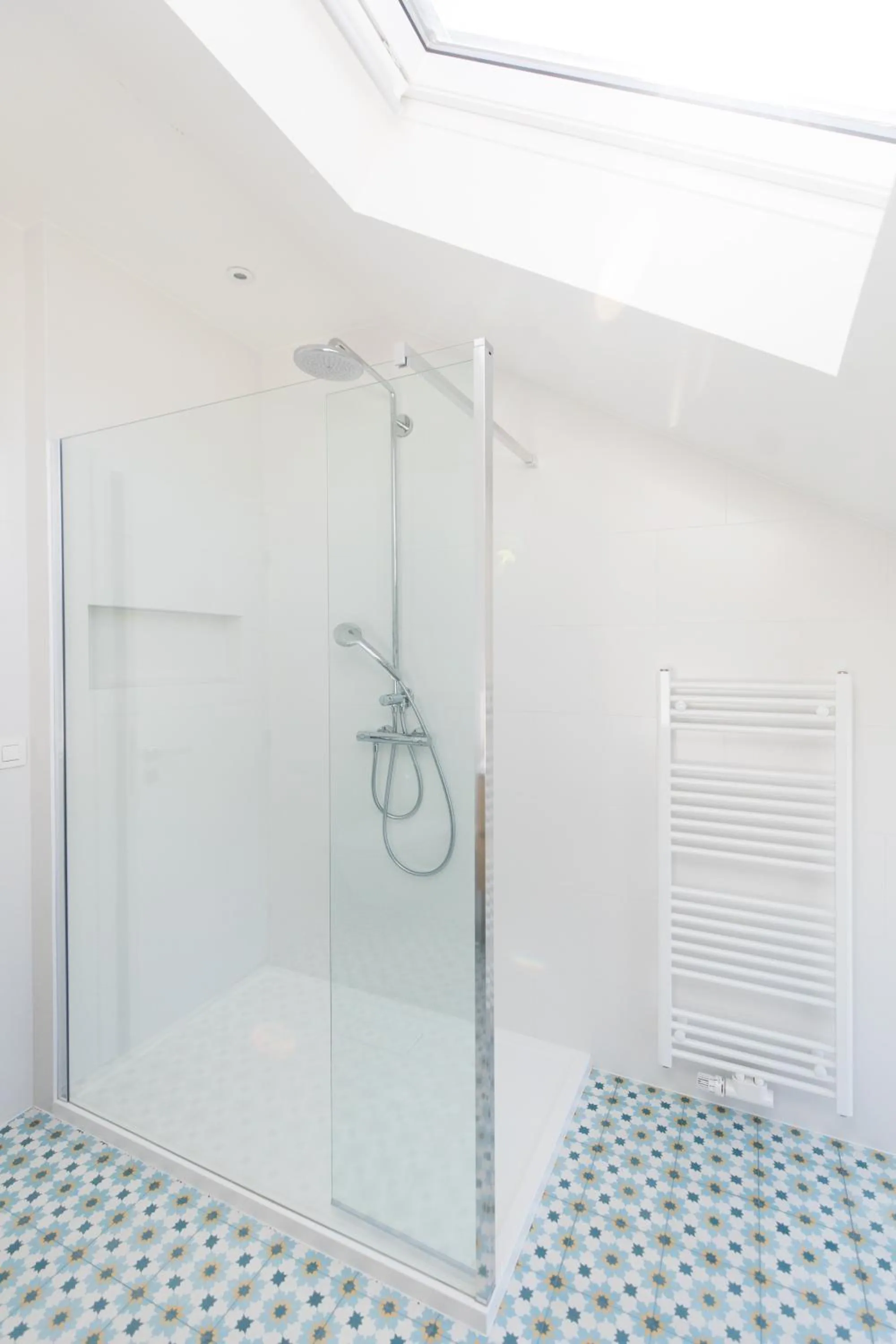 Shower in Chez Spoons B&B