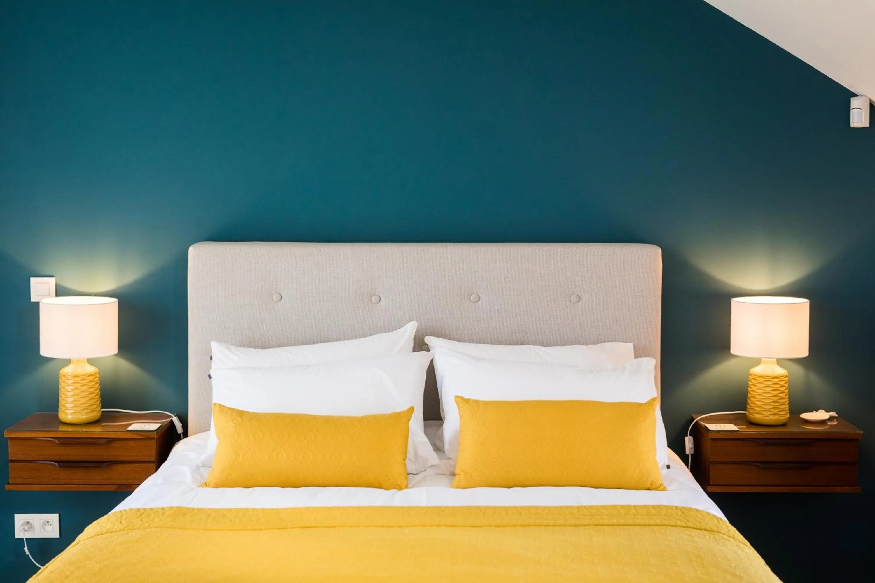 Bed in Chez Spoons B&B