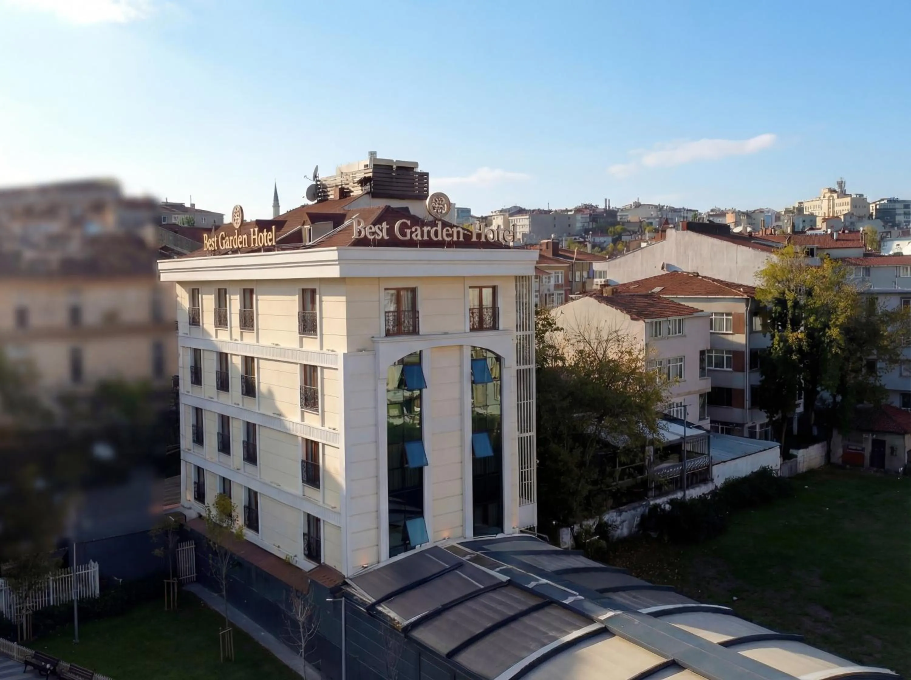 Property building in BEST GARDEN HOTEL