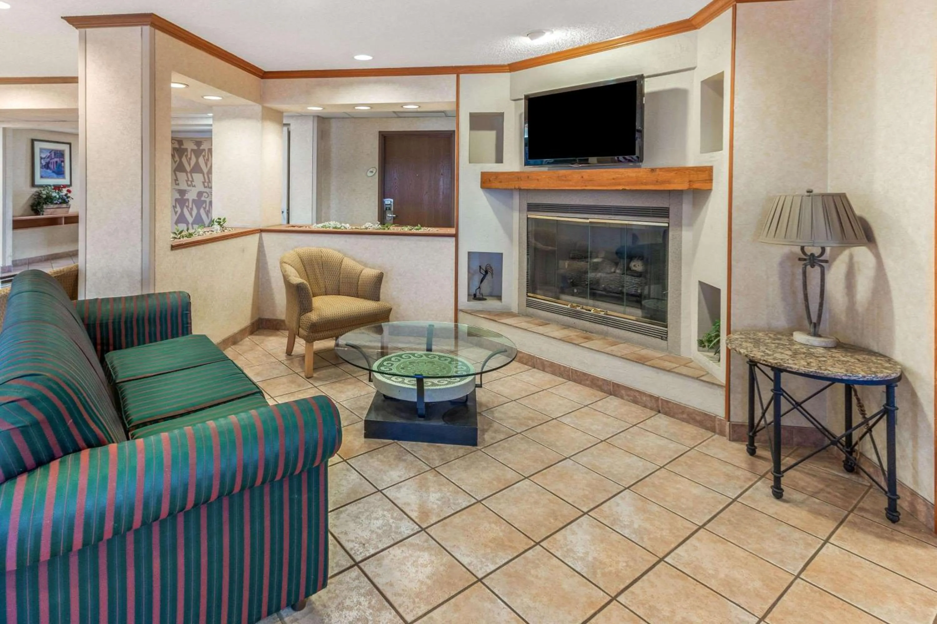 Lobby or reception in La Quinta Inn & Suites by Wyndham Las Cruces Organ Mountain