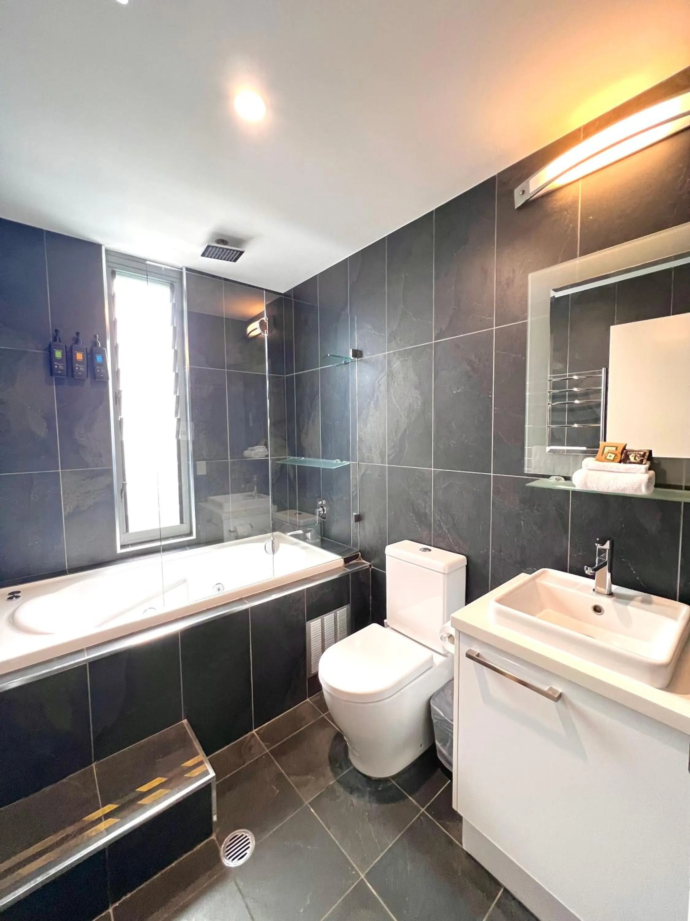 Shower in Crown on Darby Newcastle