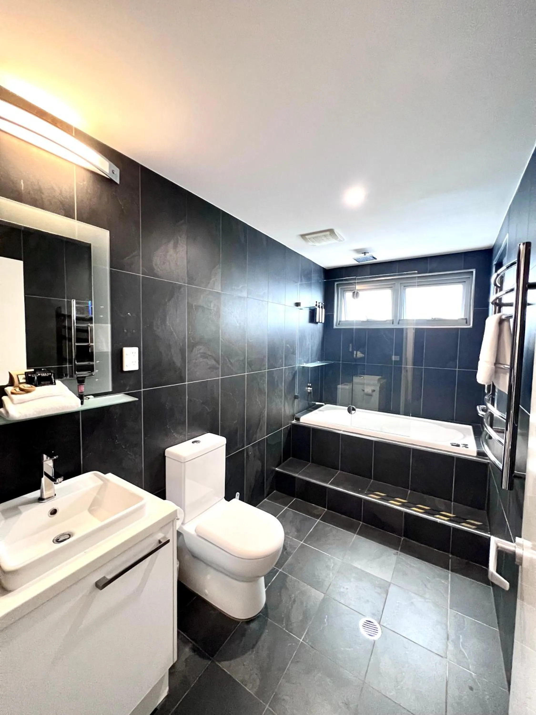 Shower in Crown on Darby Newcastle