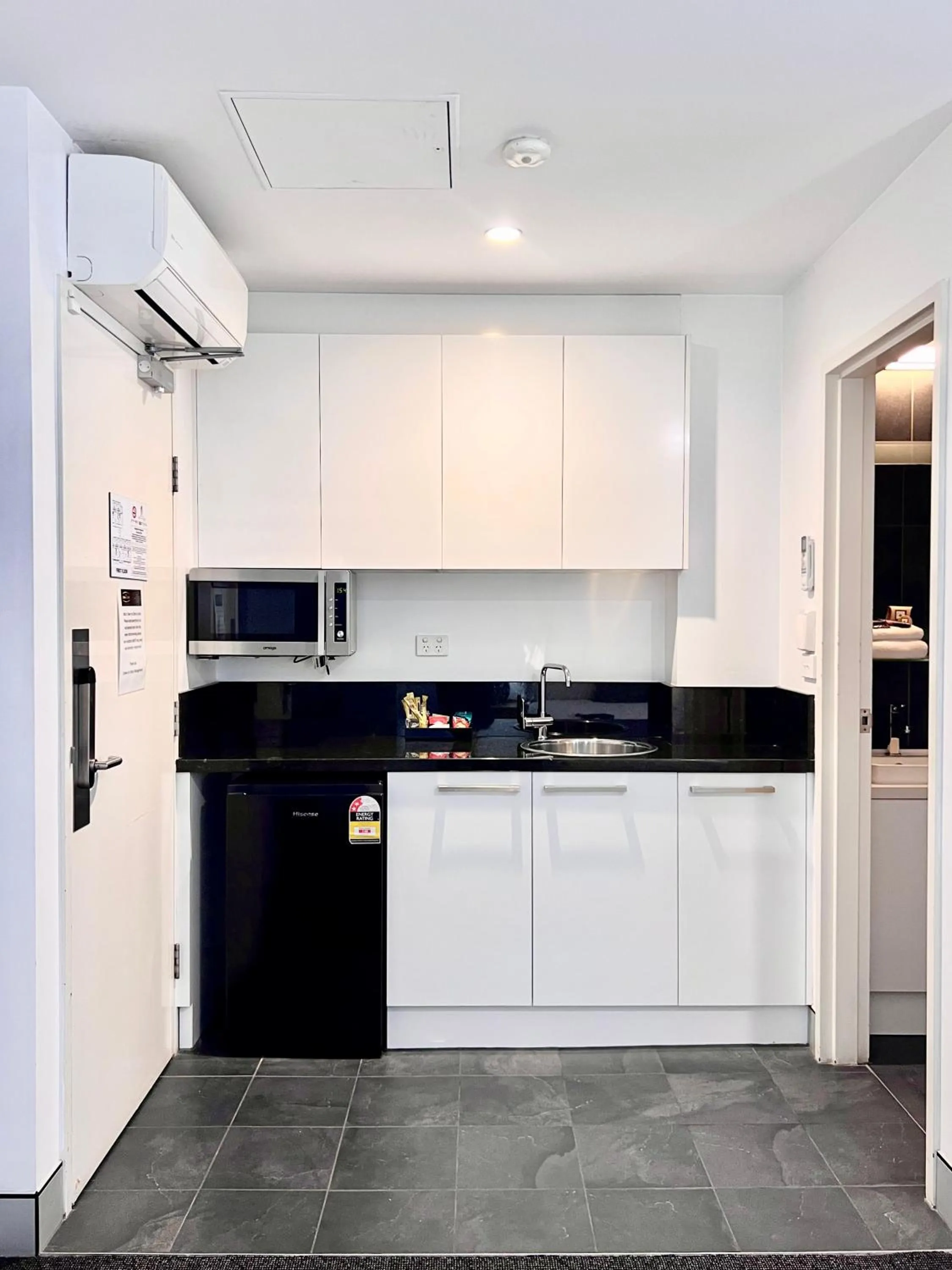 microwave in Crown on Darby Newcastle