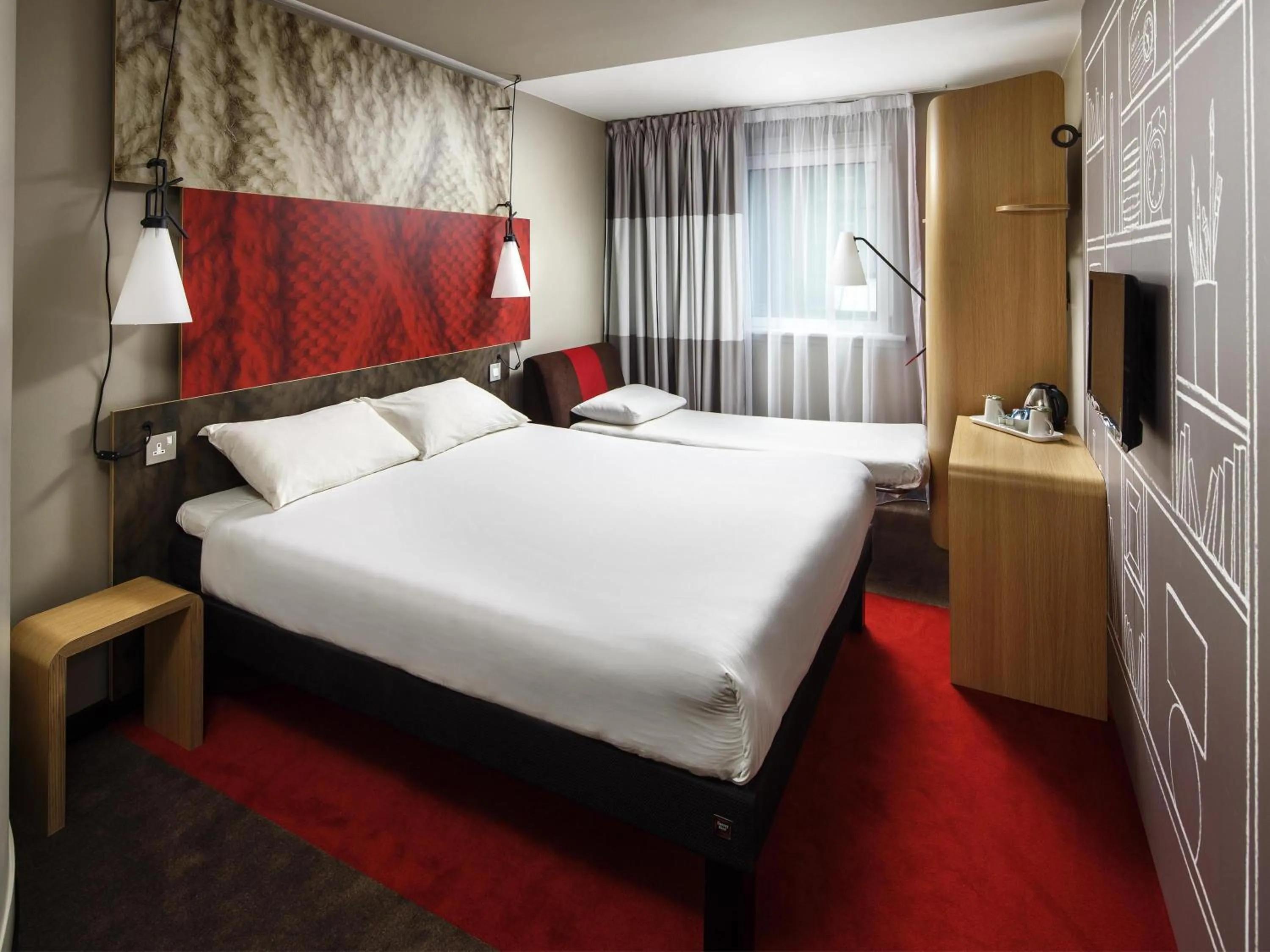 Bedroom, Bed in ibis London Barking
