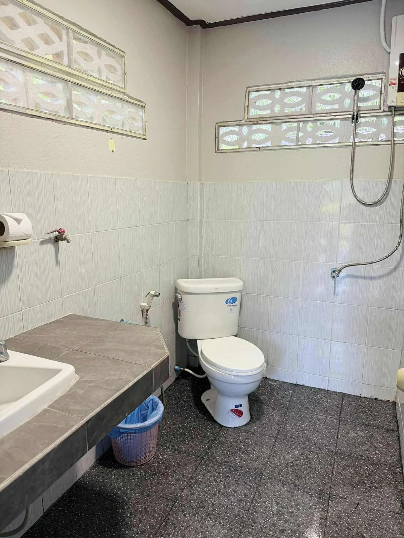 Shower in Khao Sok Nung House