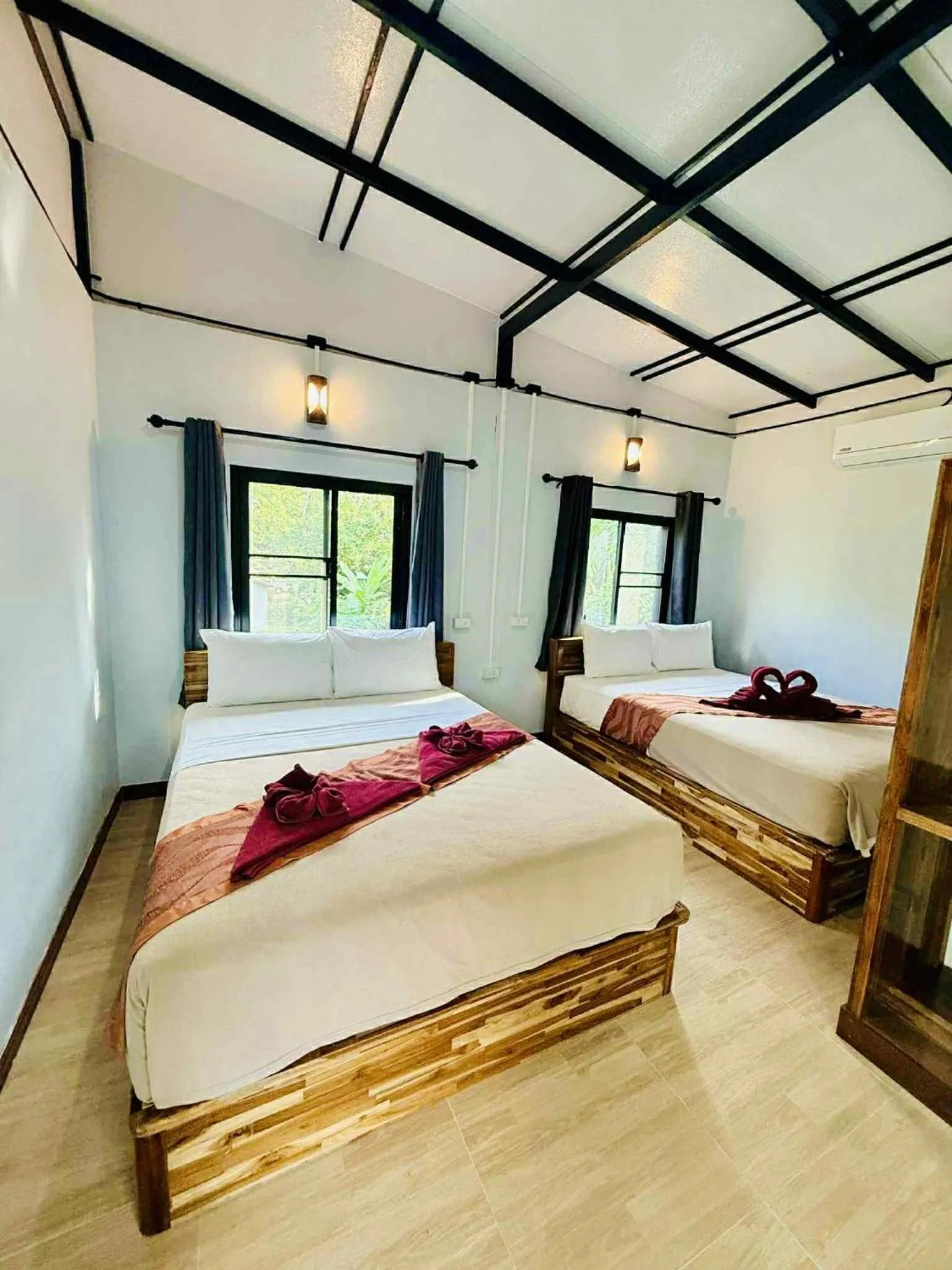 Property building, Bed in Khao Sok Nung House