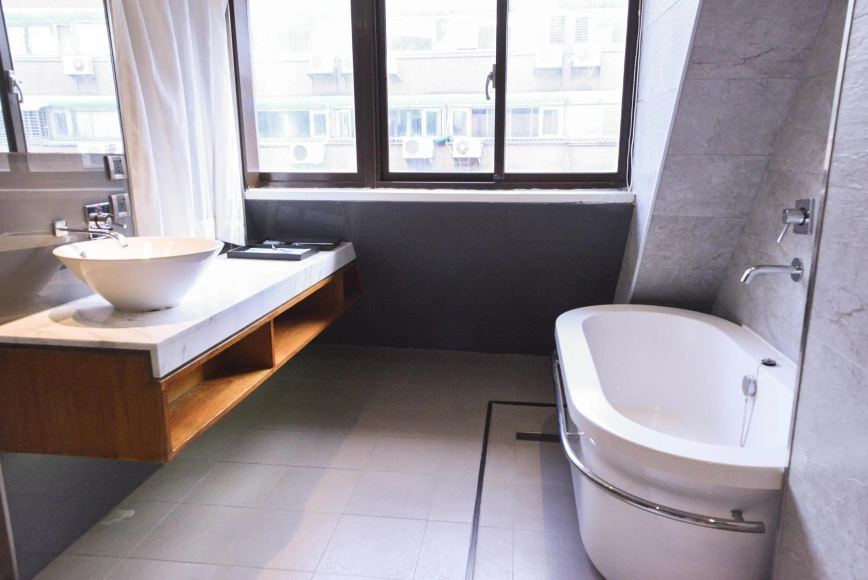 新麗旅店 Newful Hotel