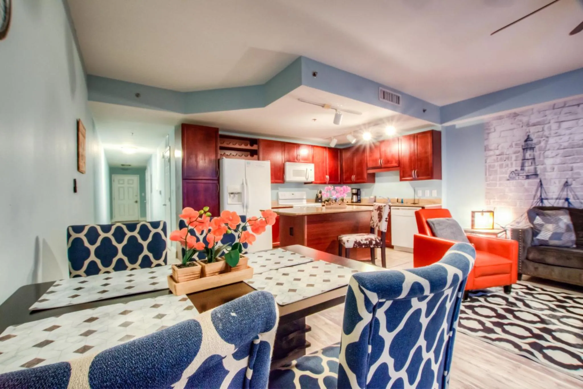 Laketown Wharf 535 By Aneliya