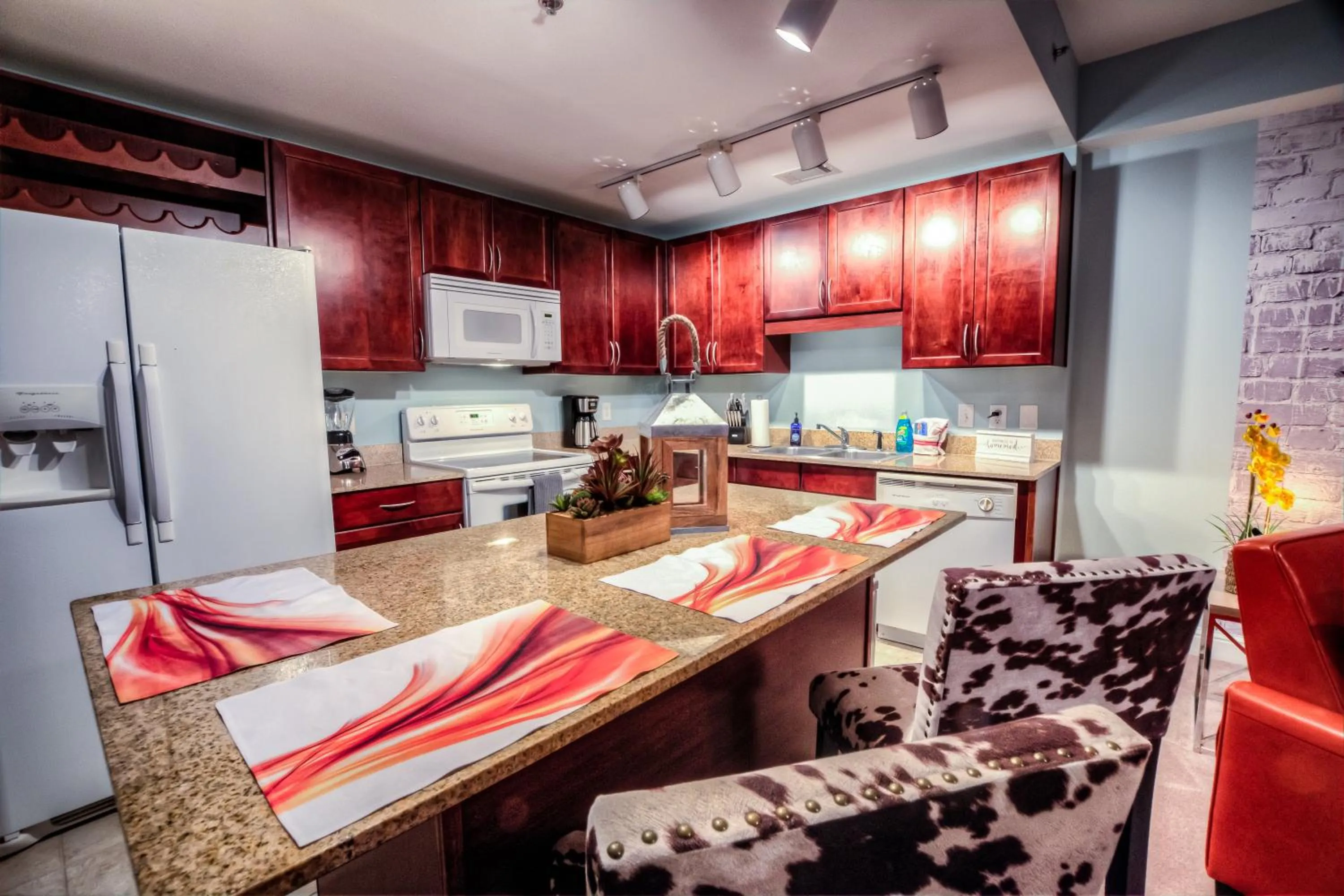 Laketown Wharf 535 By Aneliya