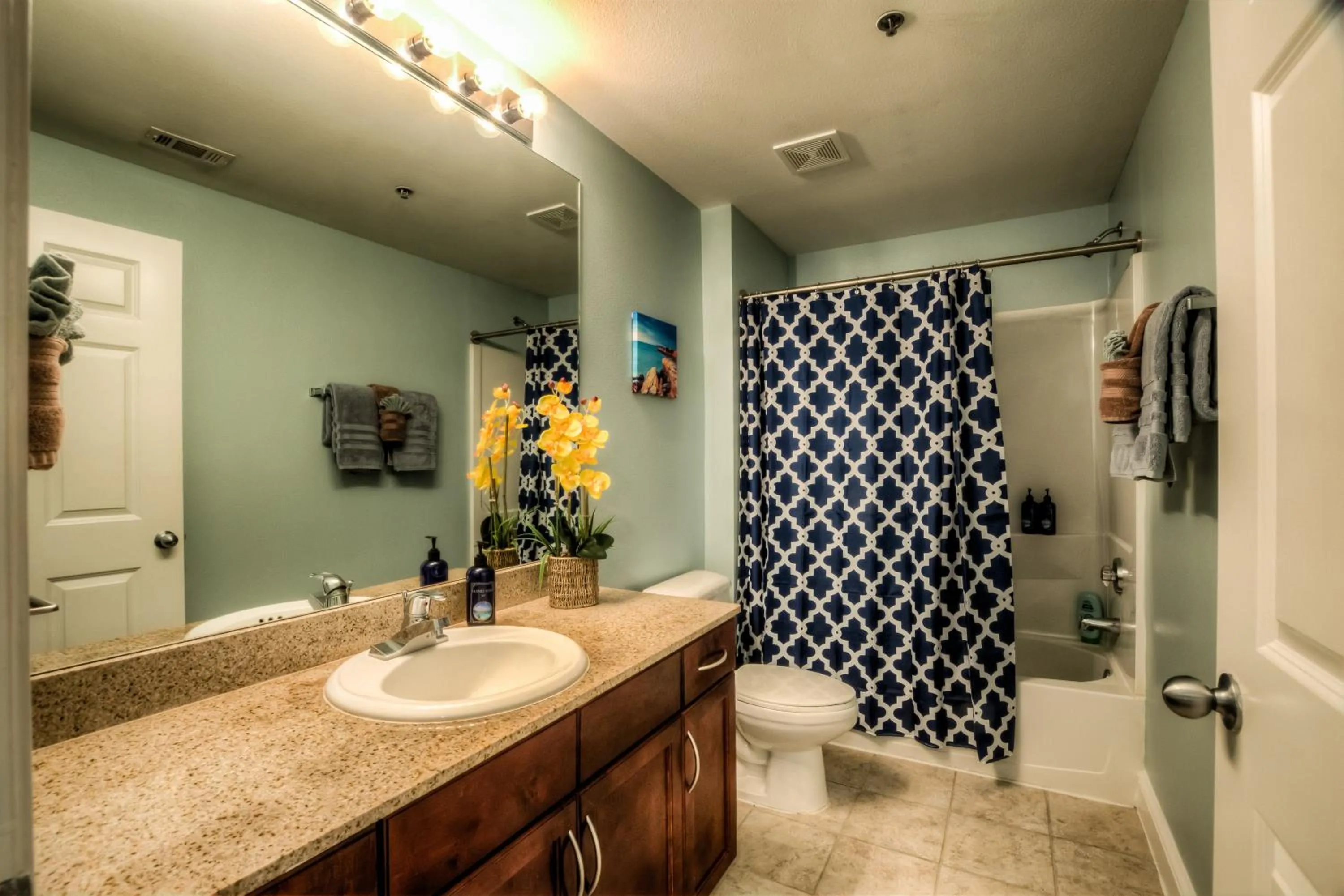 Laketown Wharf 535 By Aneliya