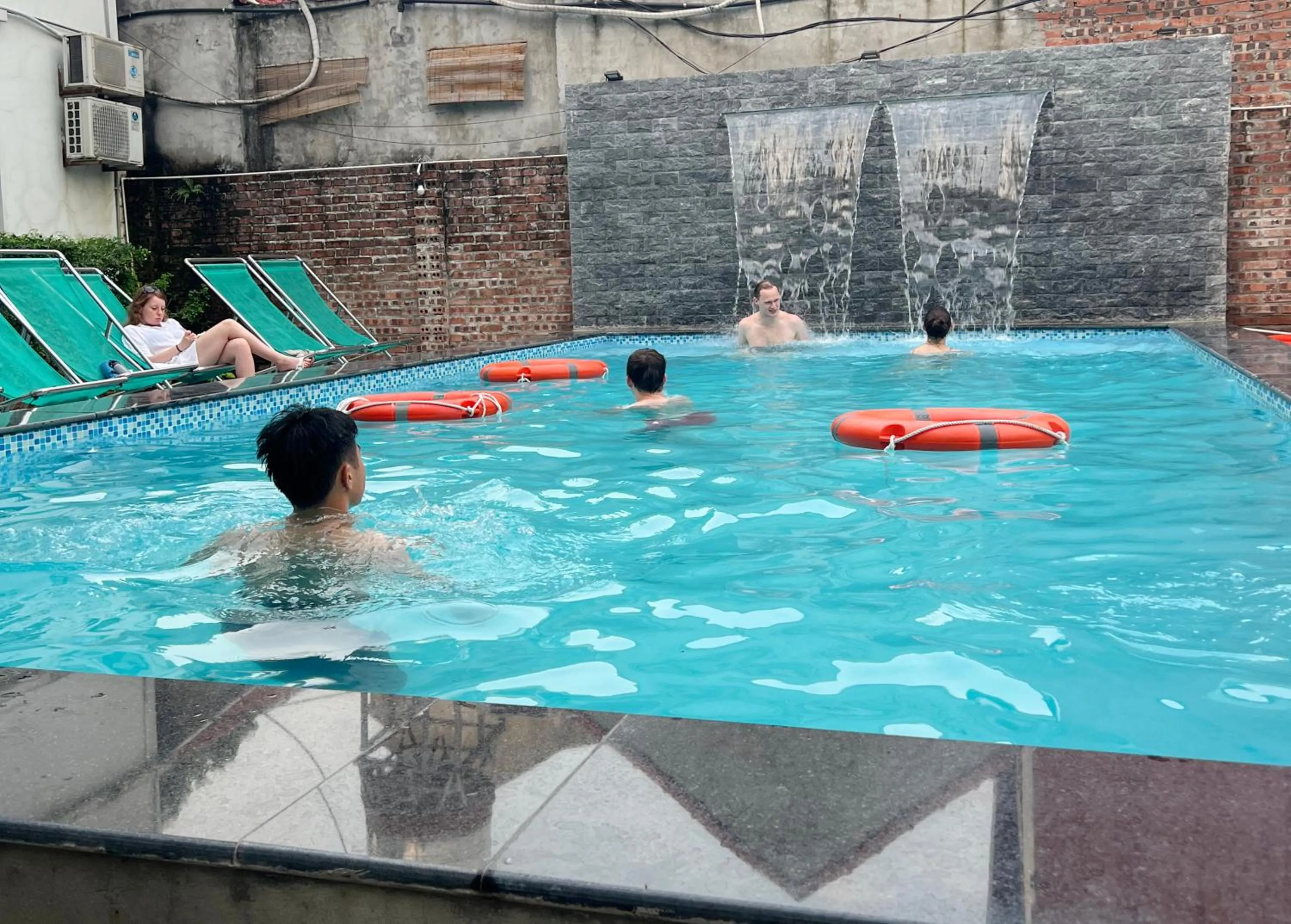 Day in Tam Coc Golden Sky Homestay