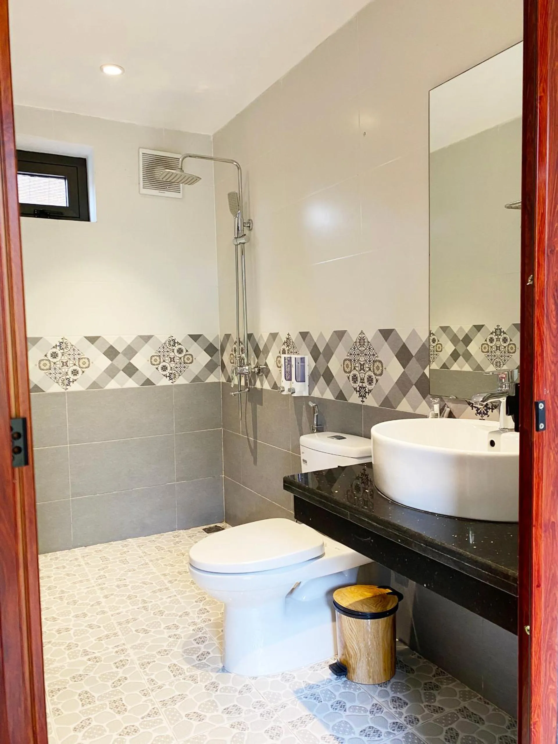 Shower in Tam Coc Golden Sky Homestay