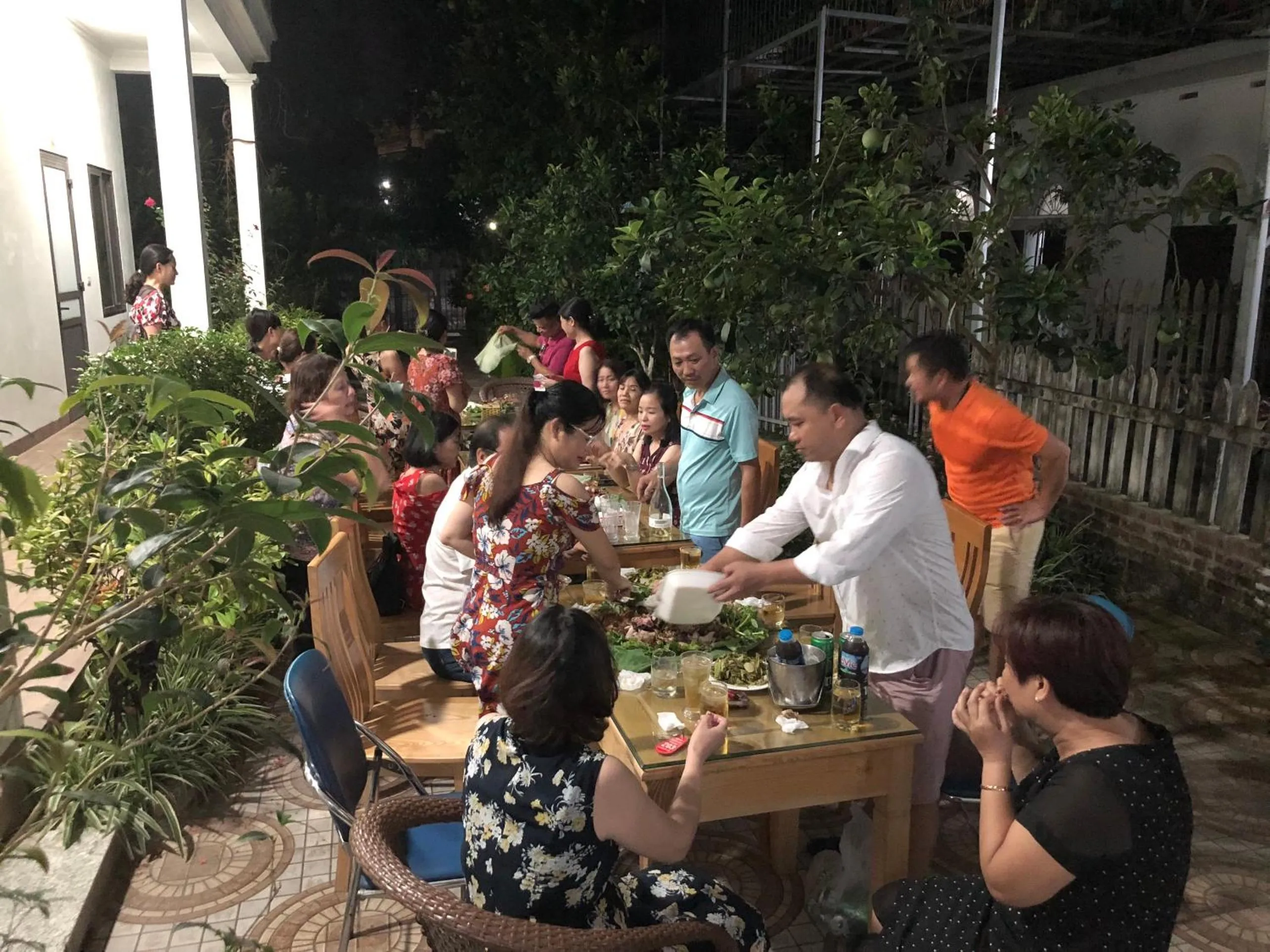 Restaurant/places to eat in Tam Coc Golden Sky Homestay