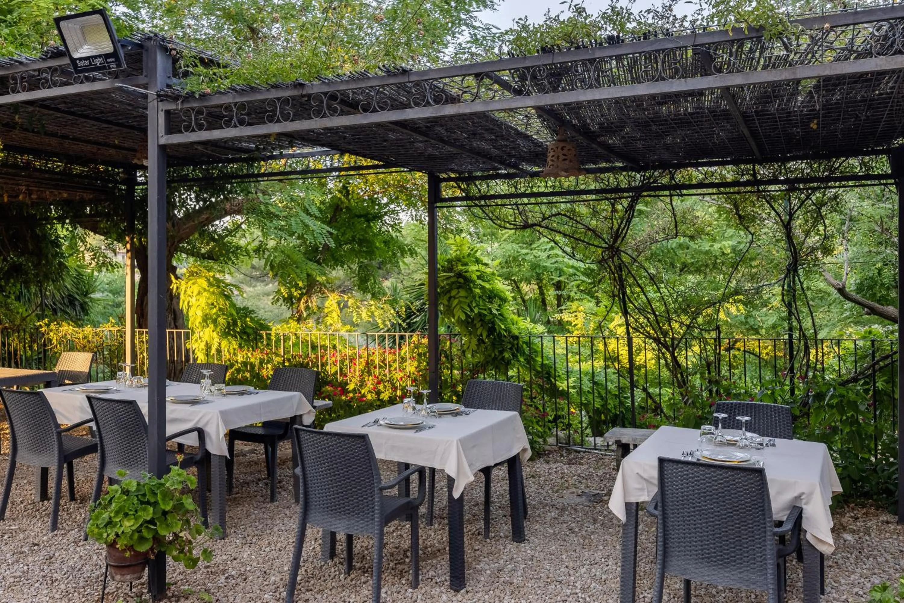 Restaurant/places to eat in Villa Trigona