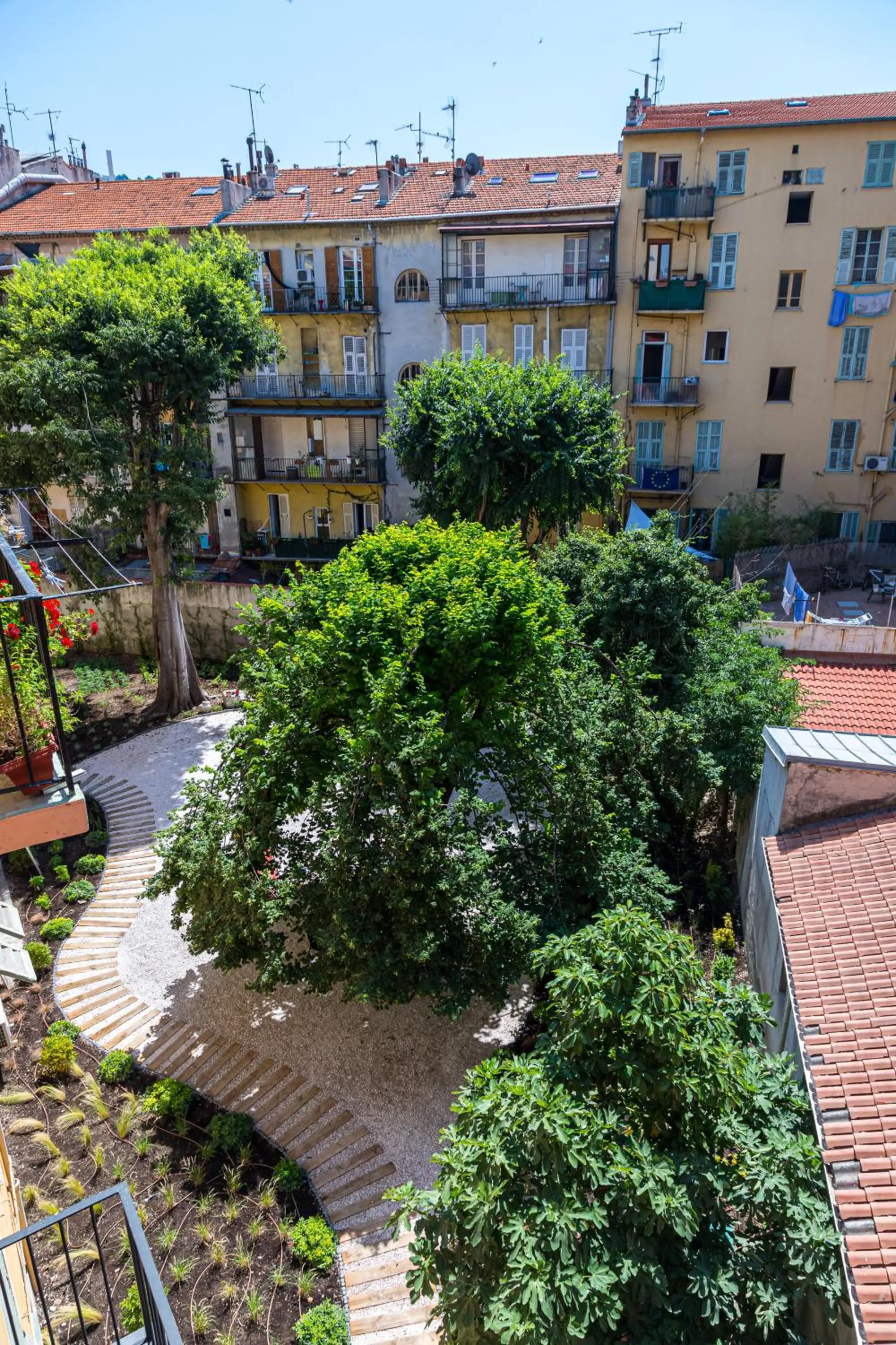 Garden in L'Abeille - Boutique Apartments
