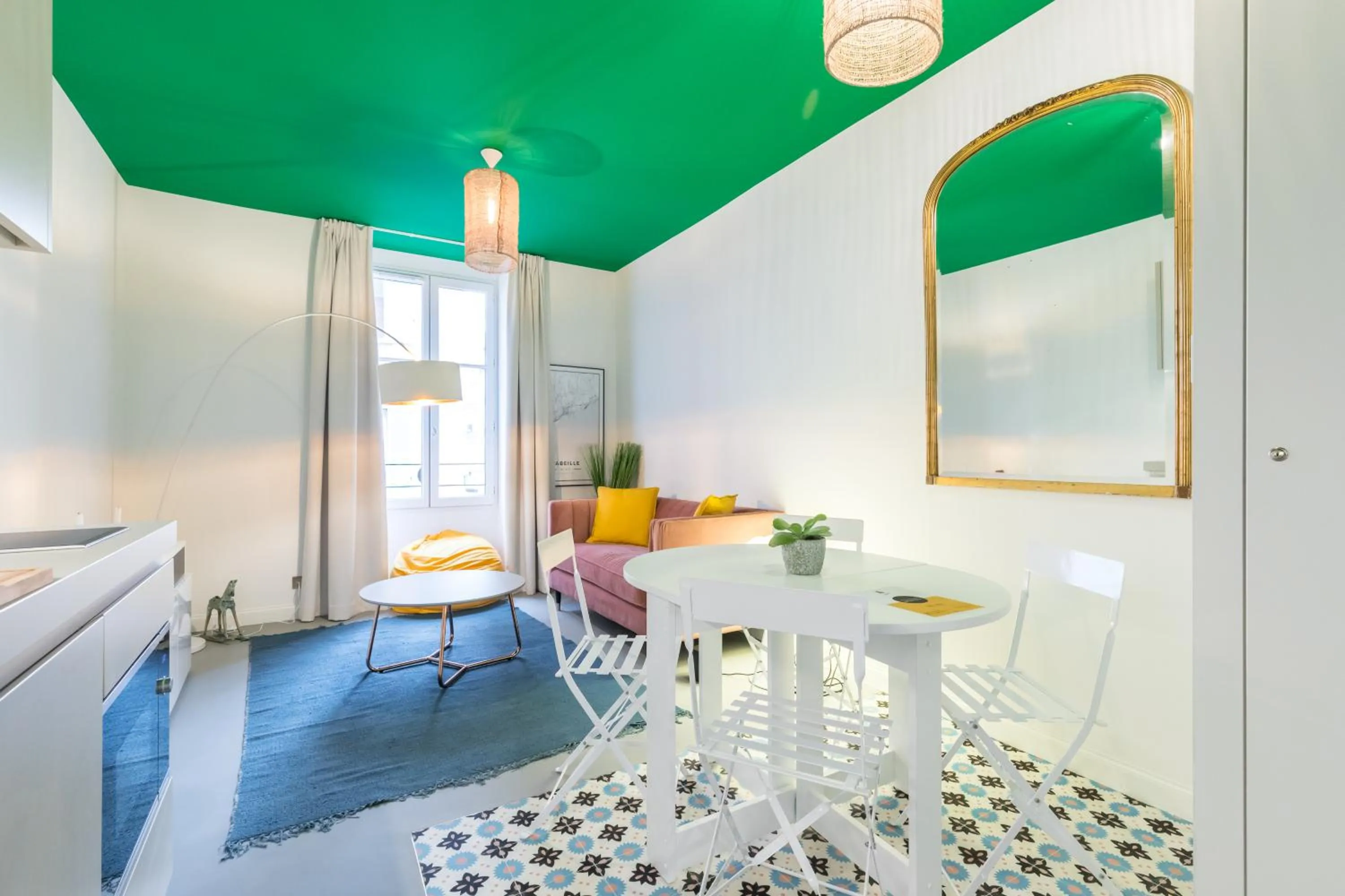 L'Abeille - Boutique Apartments