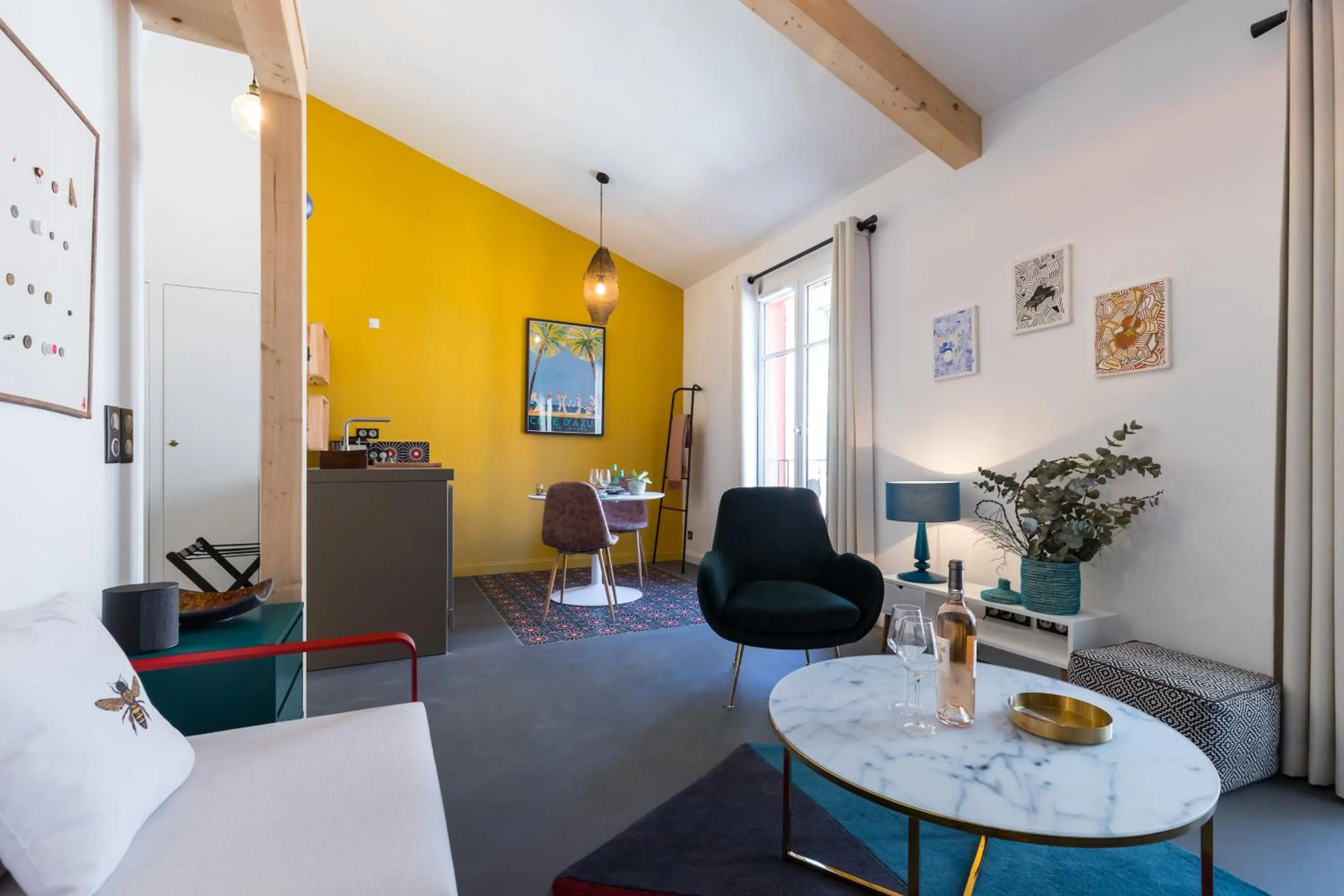 L'Abeille - Boutique Apartments