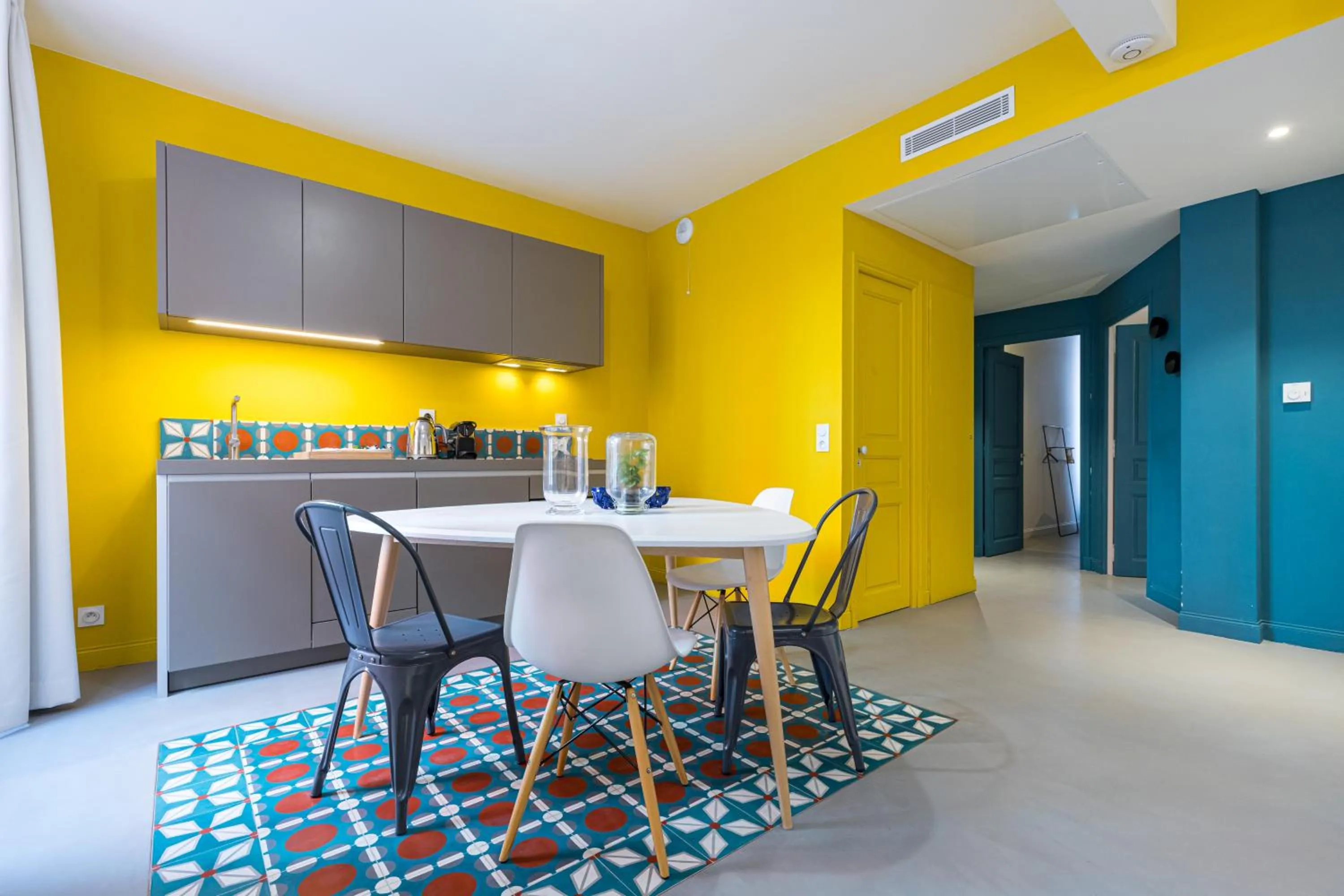 L'Abeille - Boutique Apartments