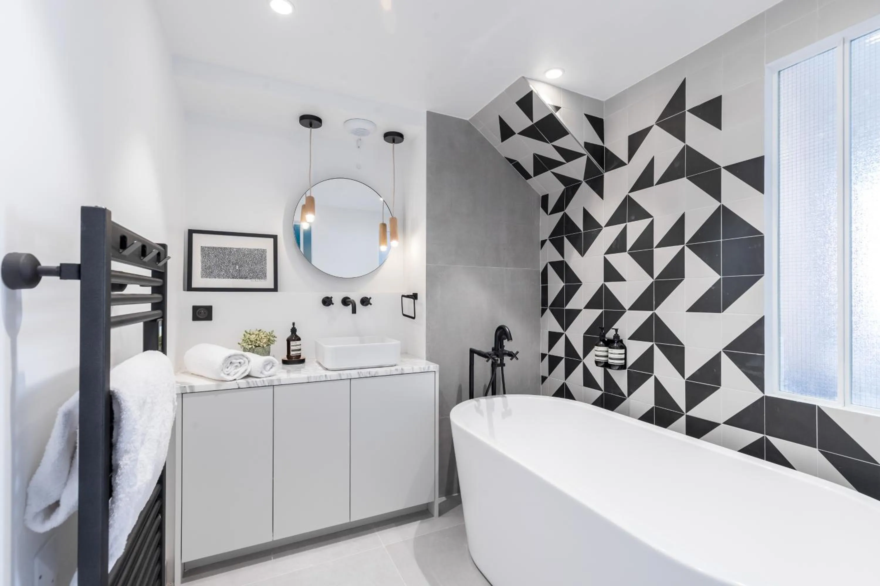 Bed in L'Abeille - Boutique Apartments