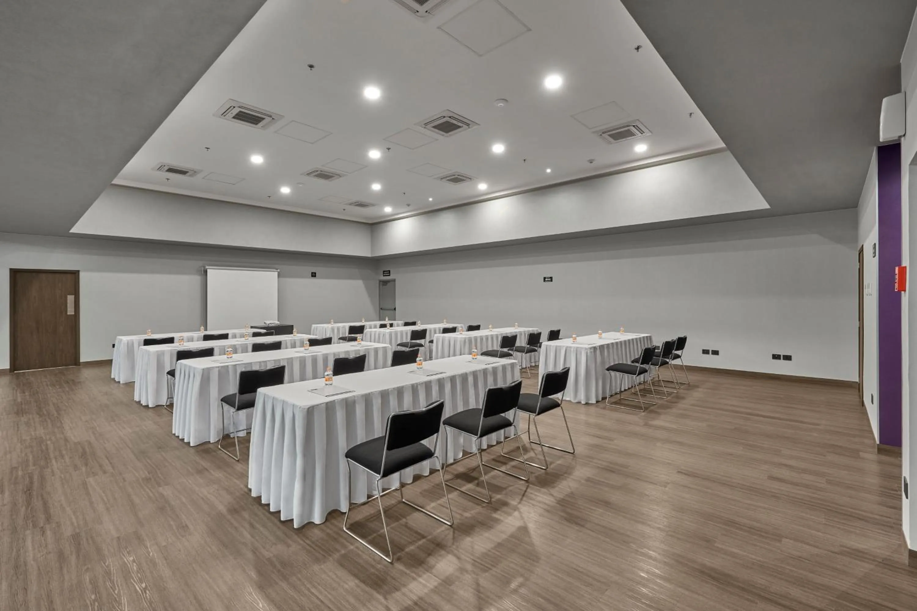 Meeting/conference room in City Express by Marriott Tapachula