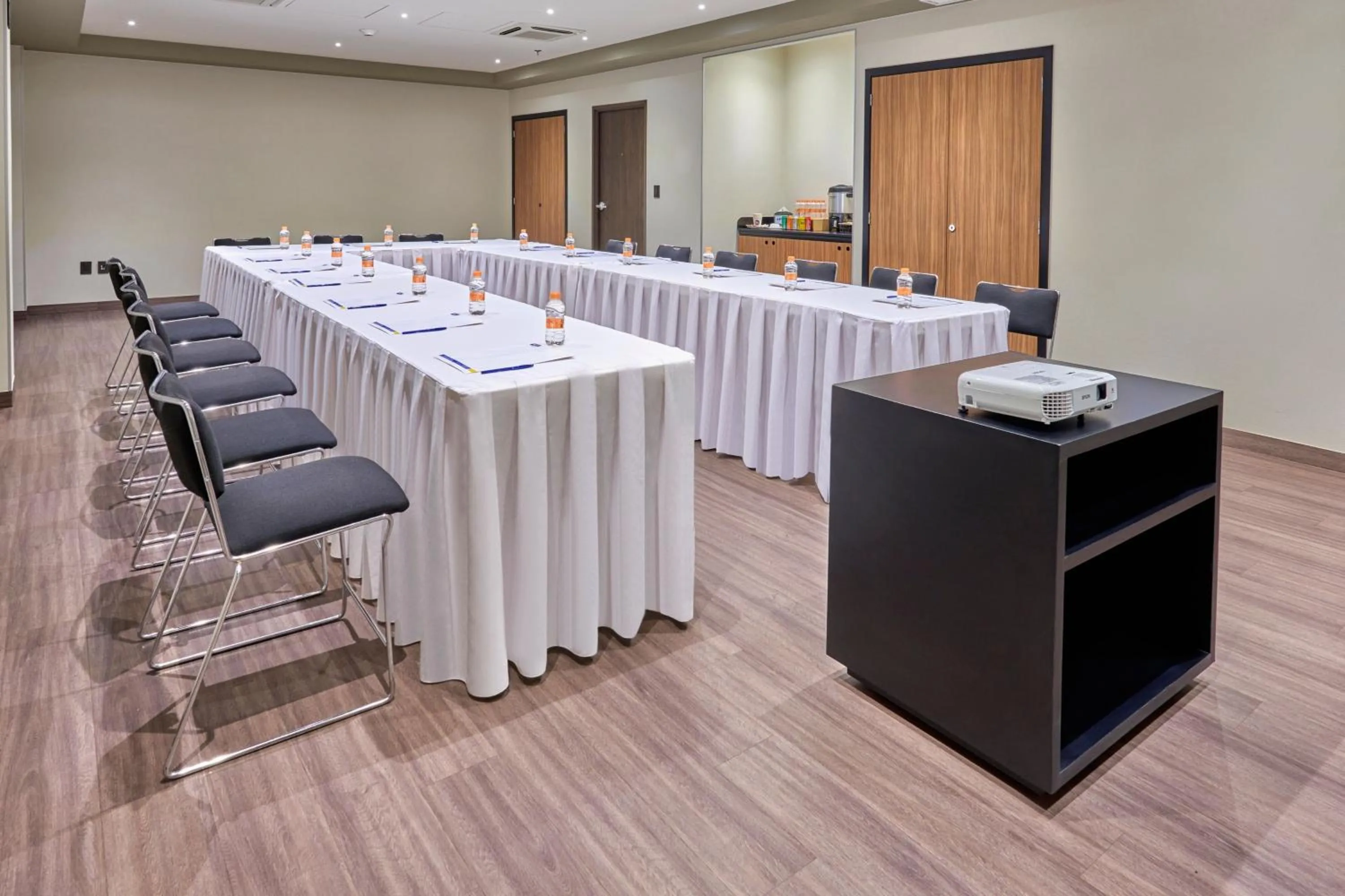 Meeting/conference room in City Express by Marriott Tapachula