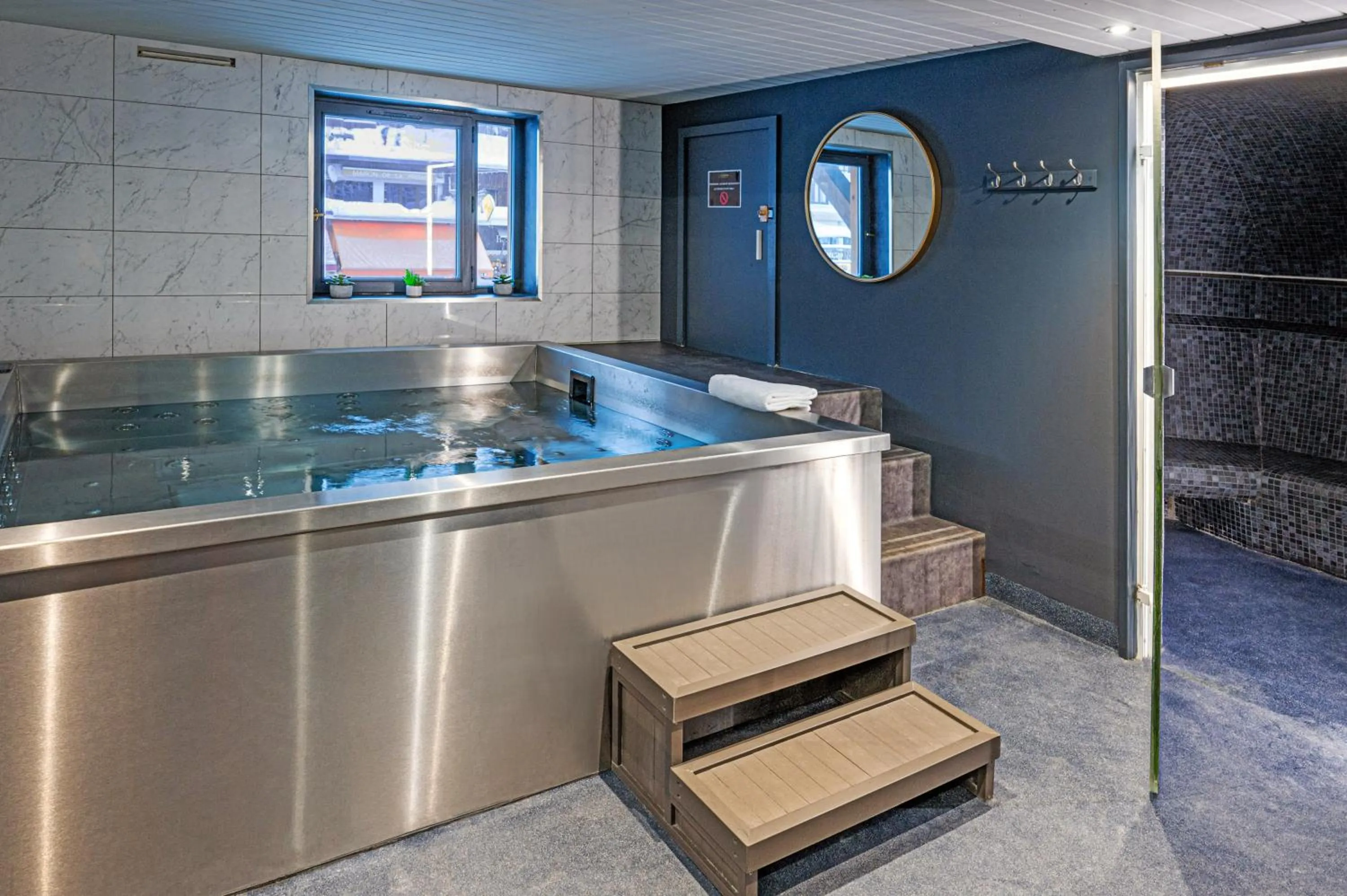 Hot Tub in Hôtel Le Levanna by Les Etincelles