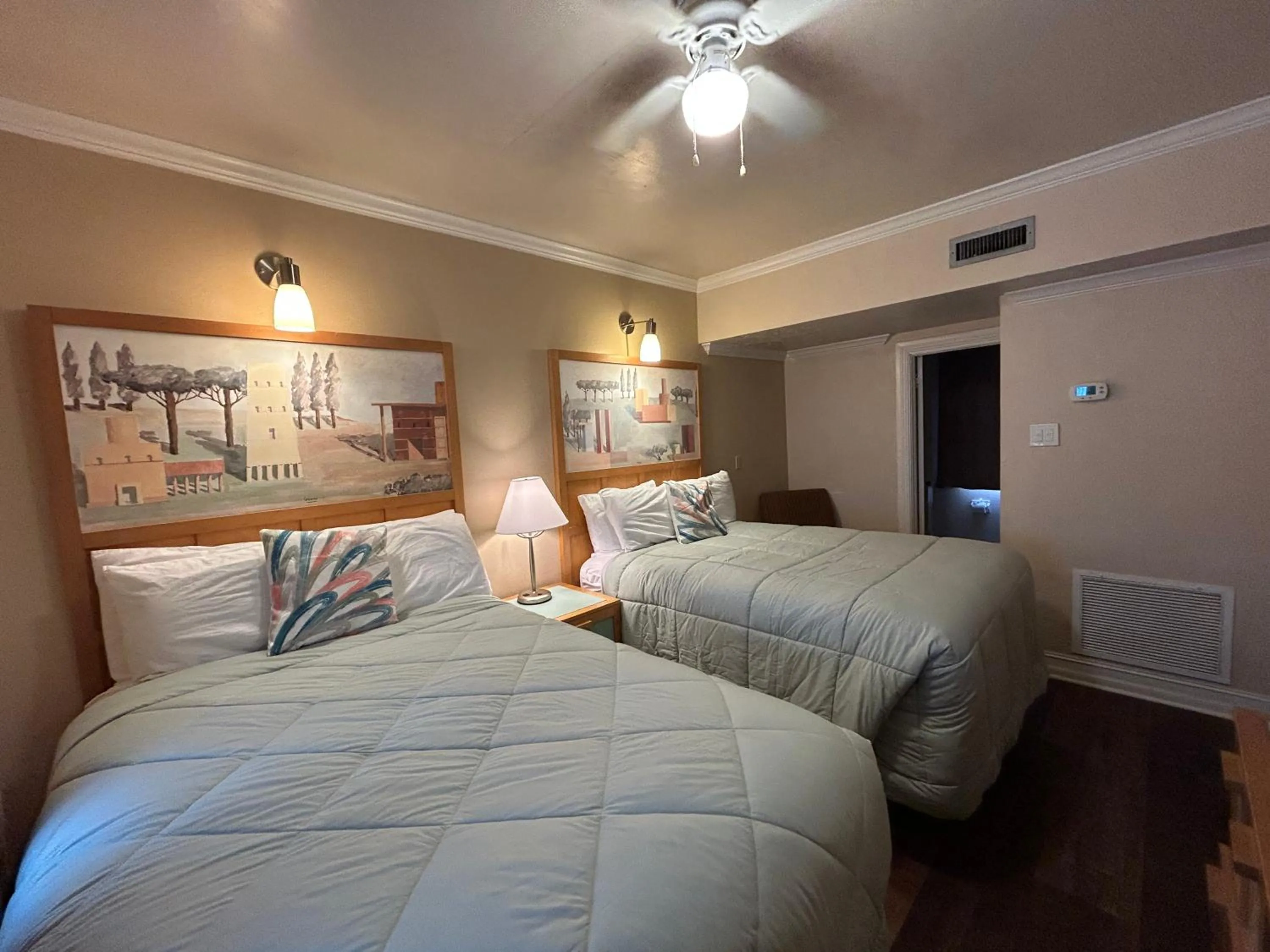 Bed in Sea Vista Motel