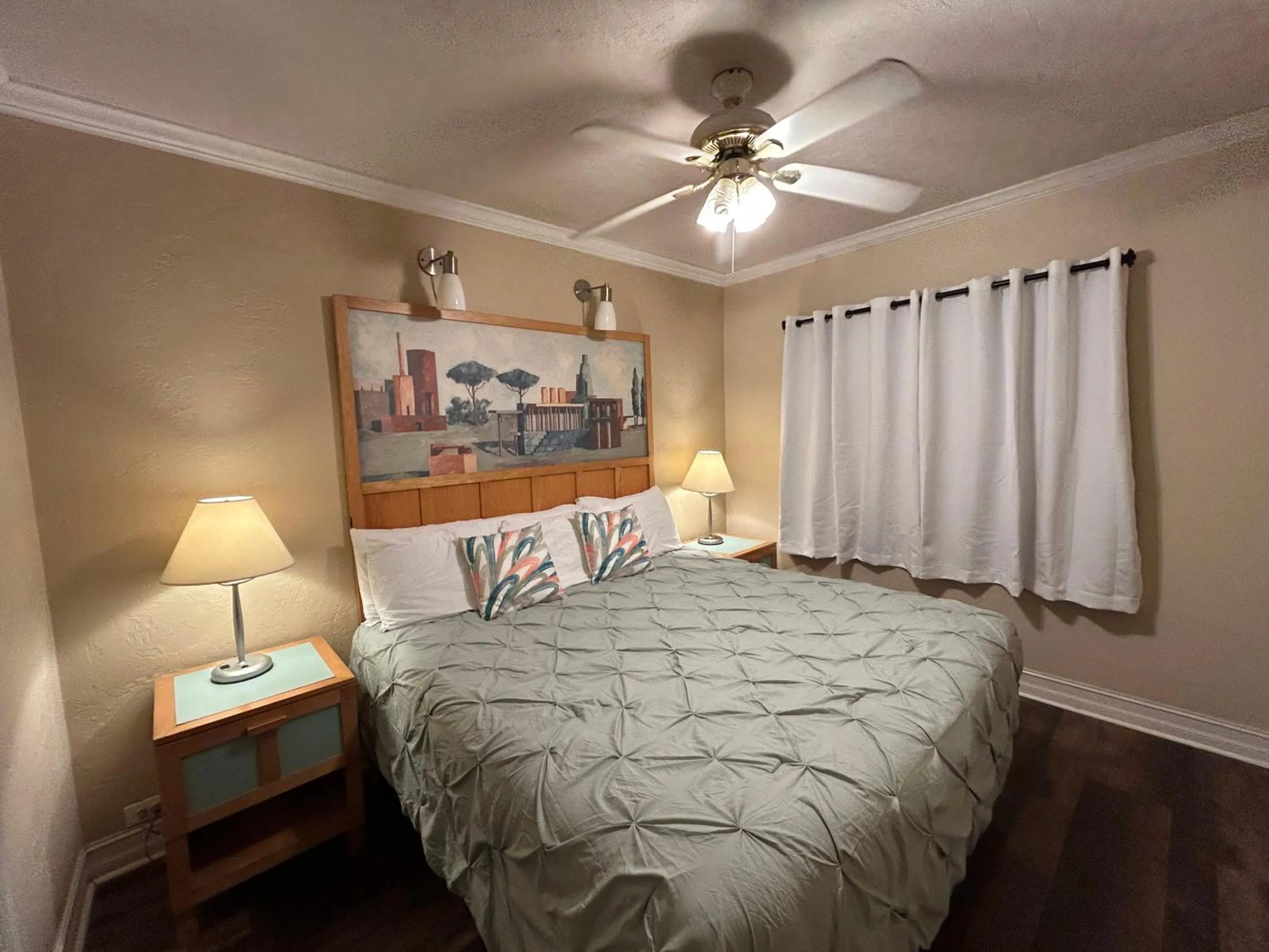 Bed in Sea Vista Motel