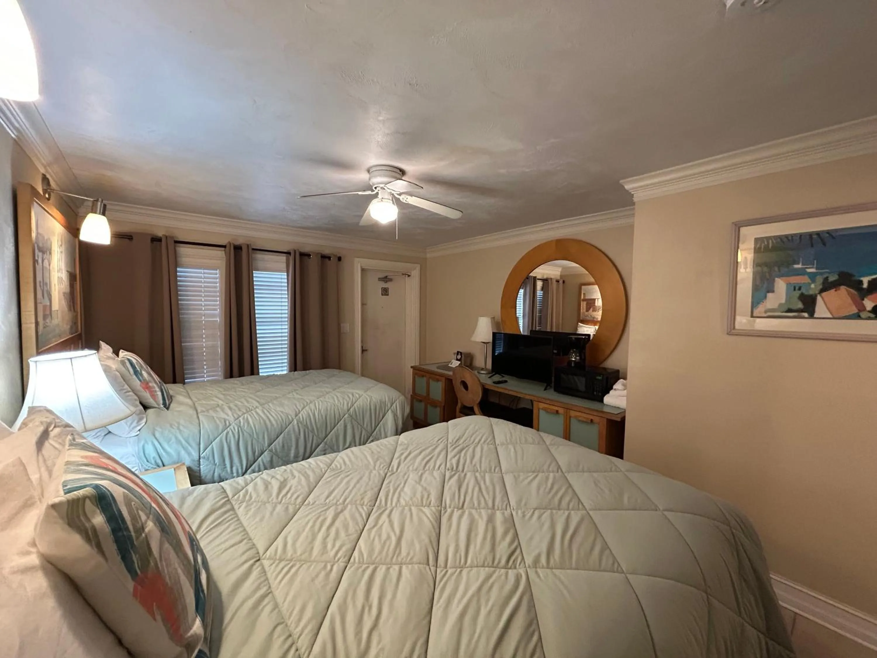 Bed in Sea Vista Motel