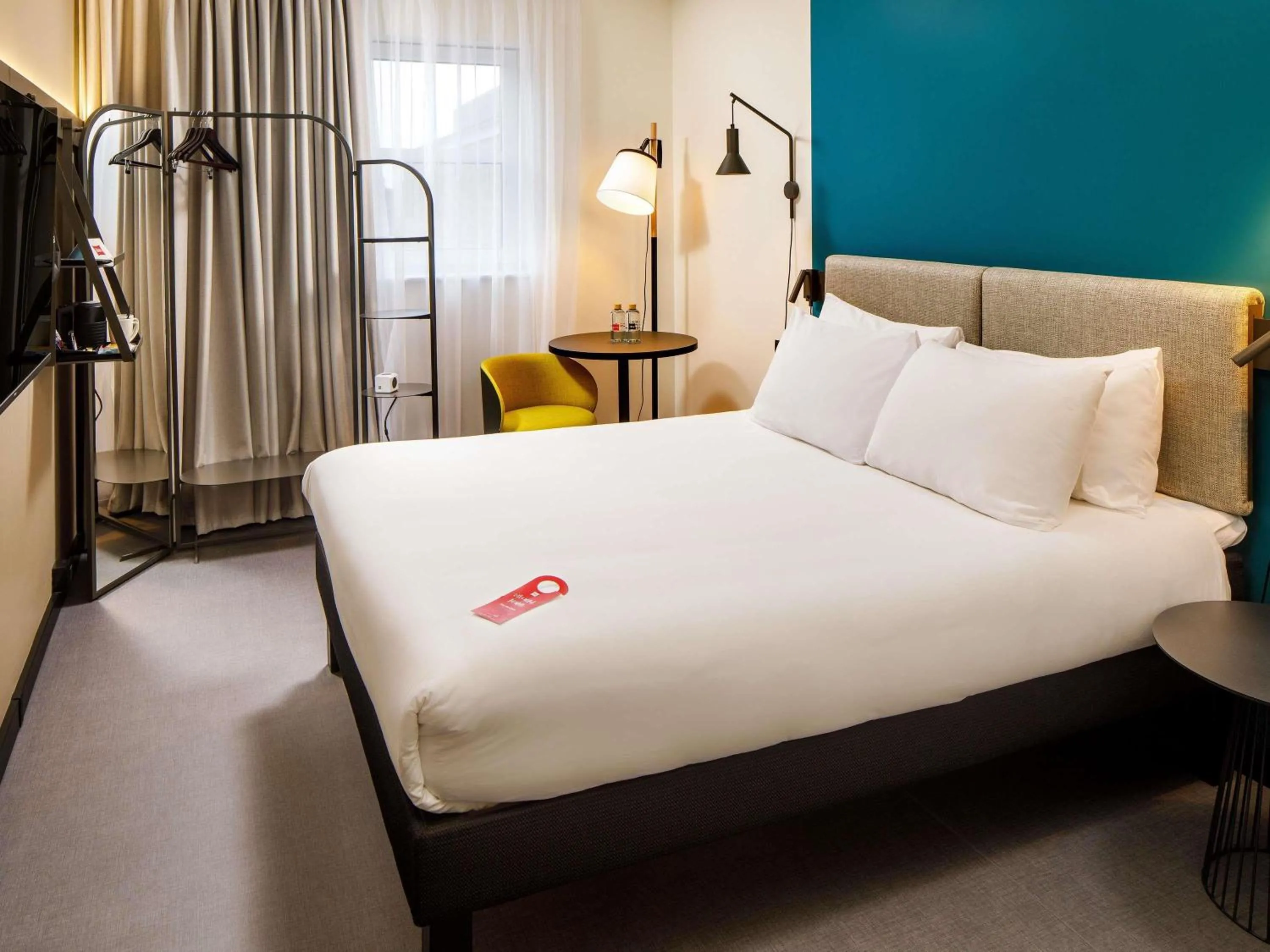 Bedroom, Bed in ibis London Greenwich