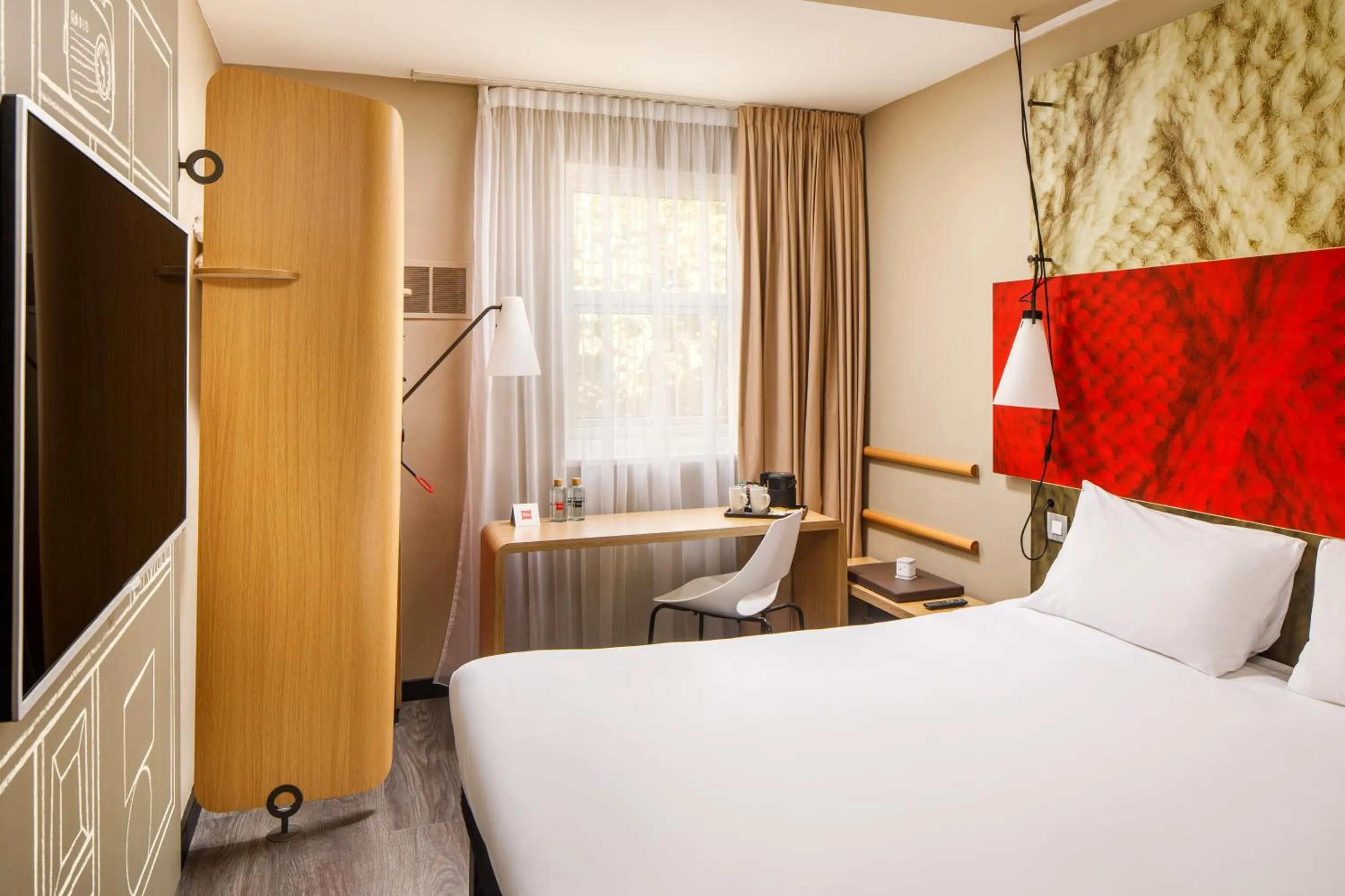 Photo of the whole room, Bed in ibis London Greenwich