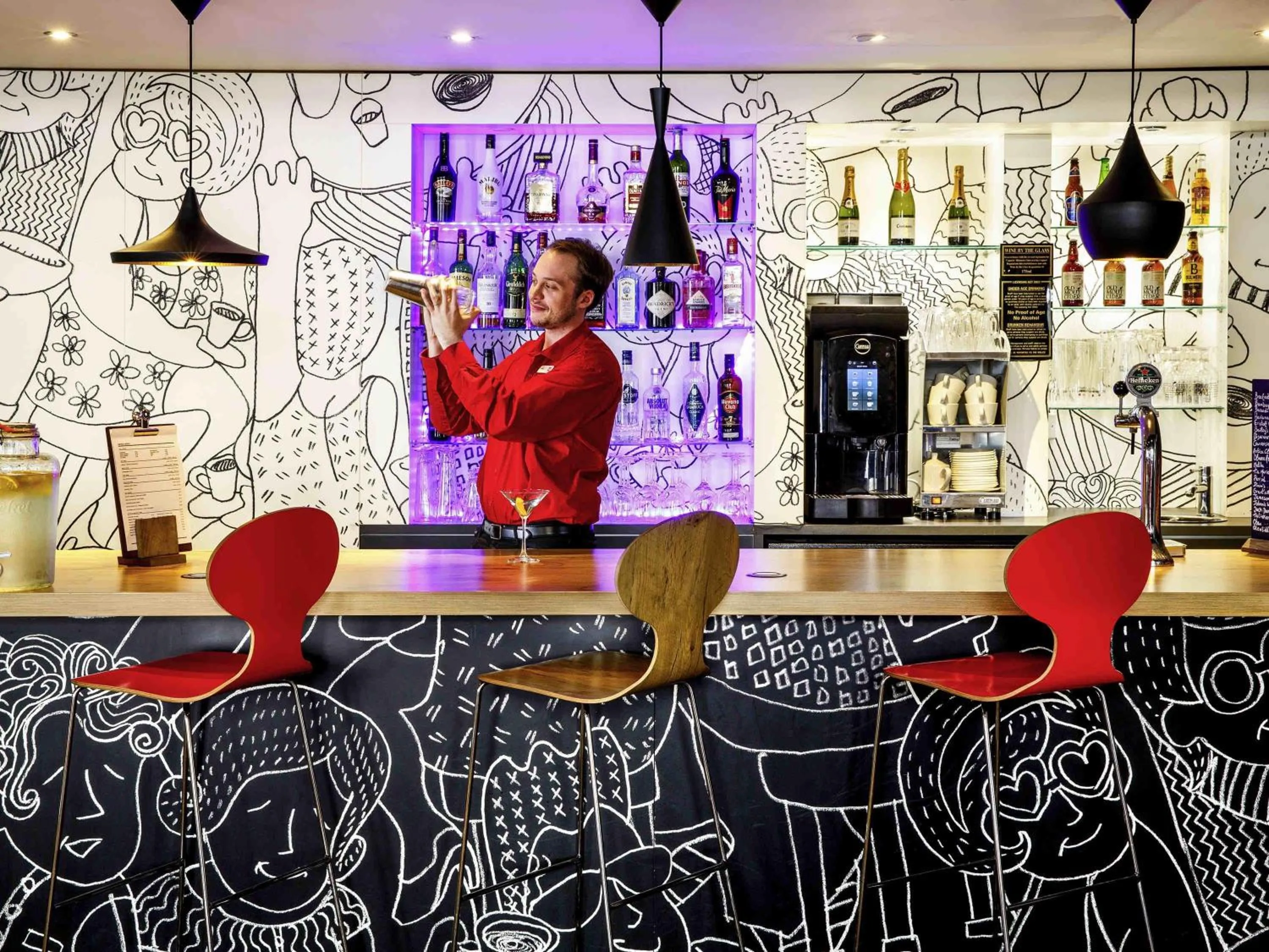 Lounge or bar in ibis London Greenwich