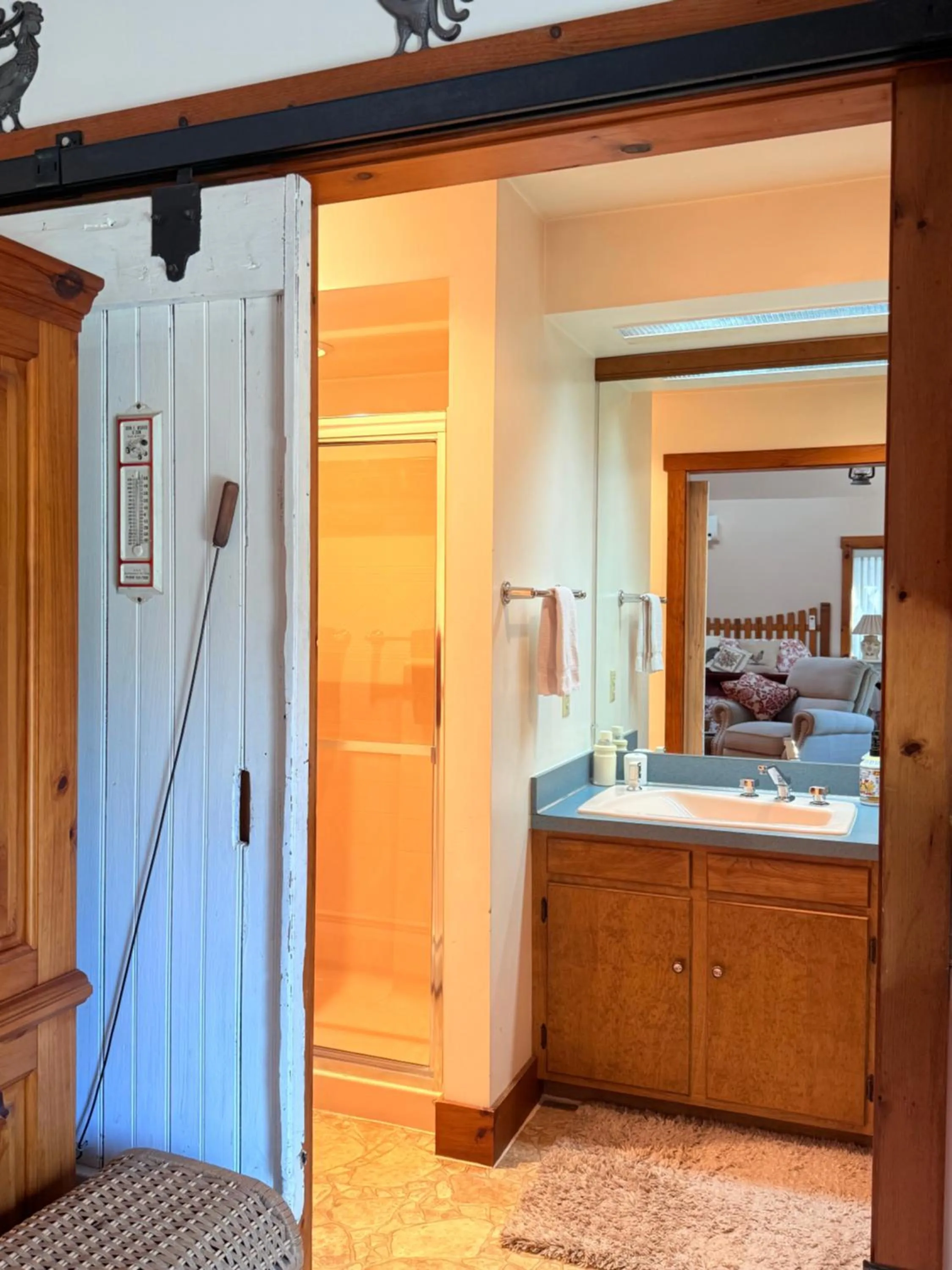 Bathroom, Bed in HIllside Farm B & B