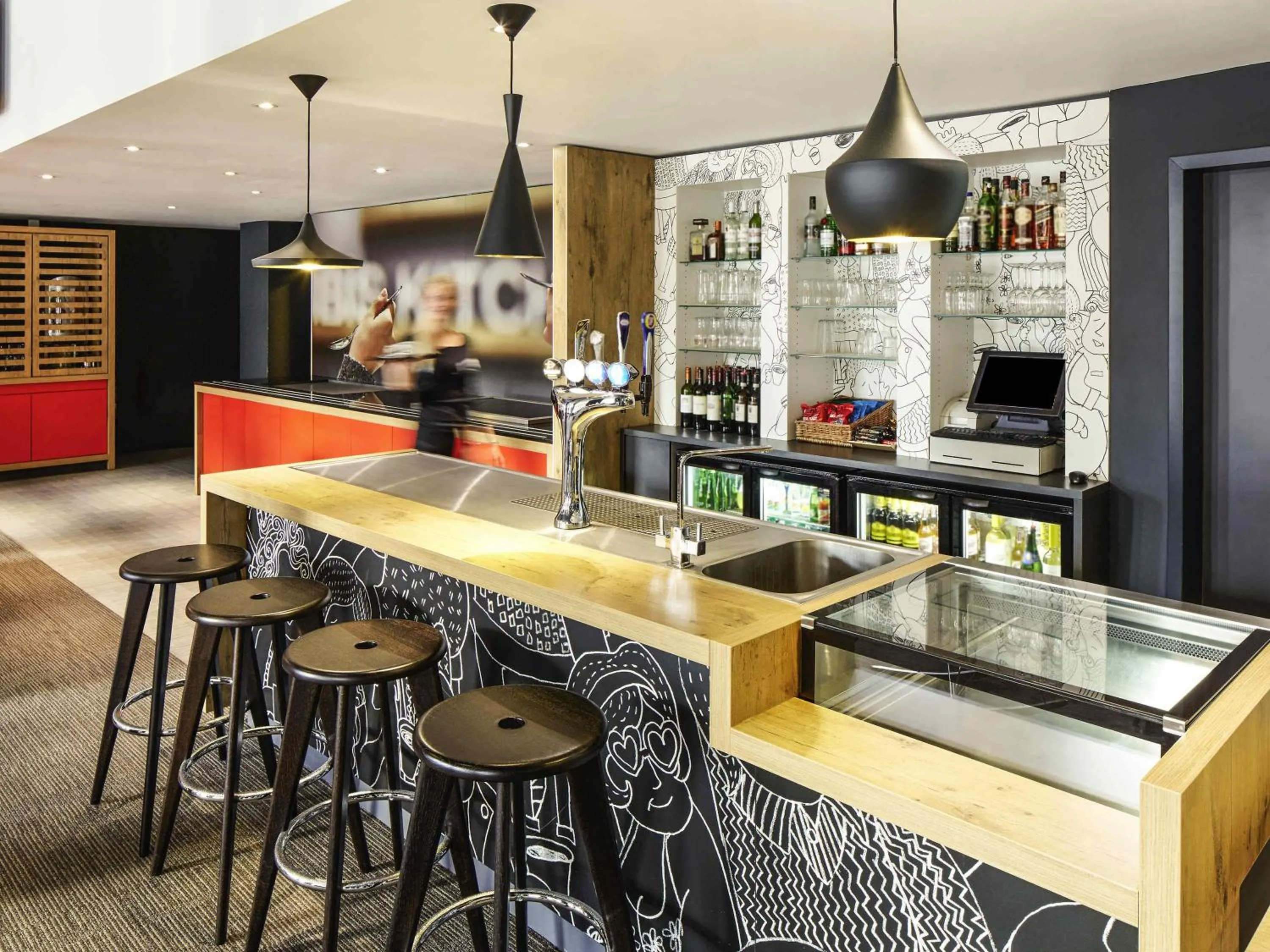 Lounge or bar in ibis London Stratford