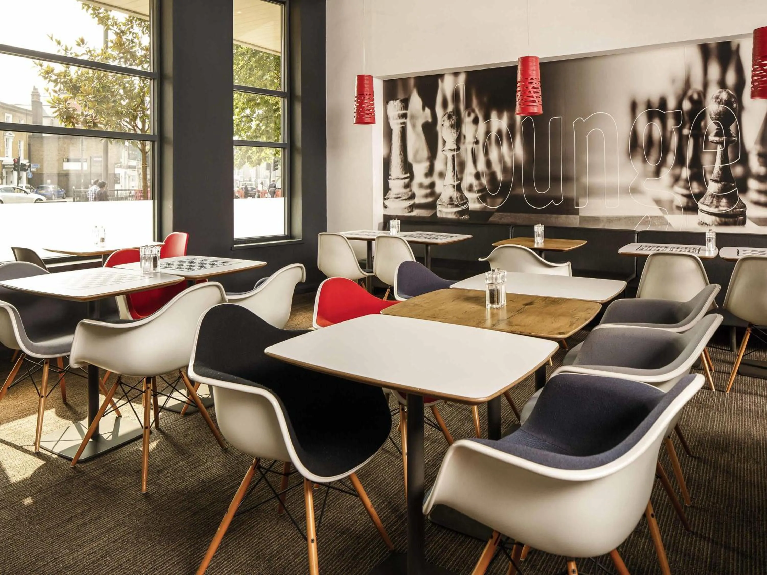 Restaurant/places to eat in ibis London Stratford