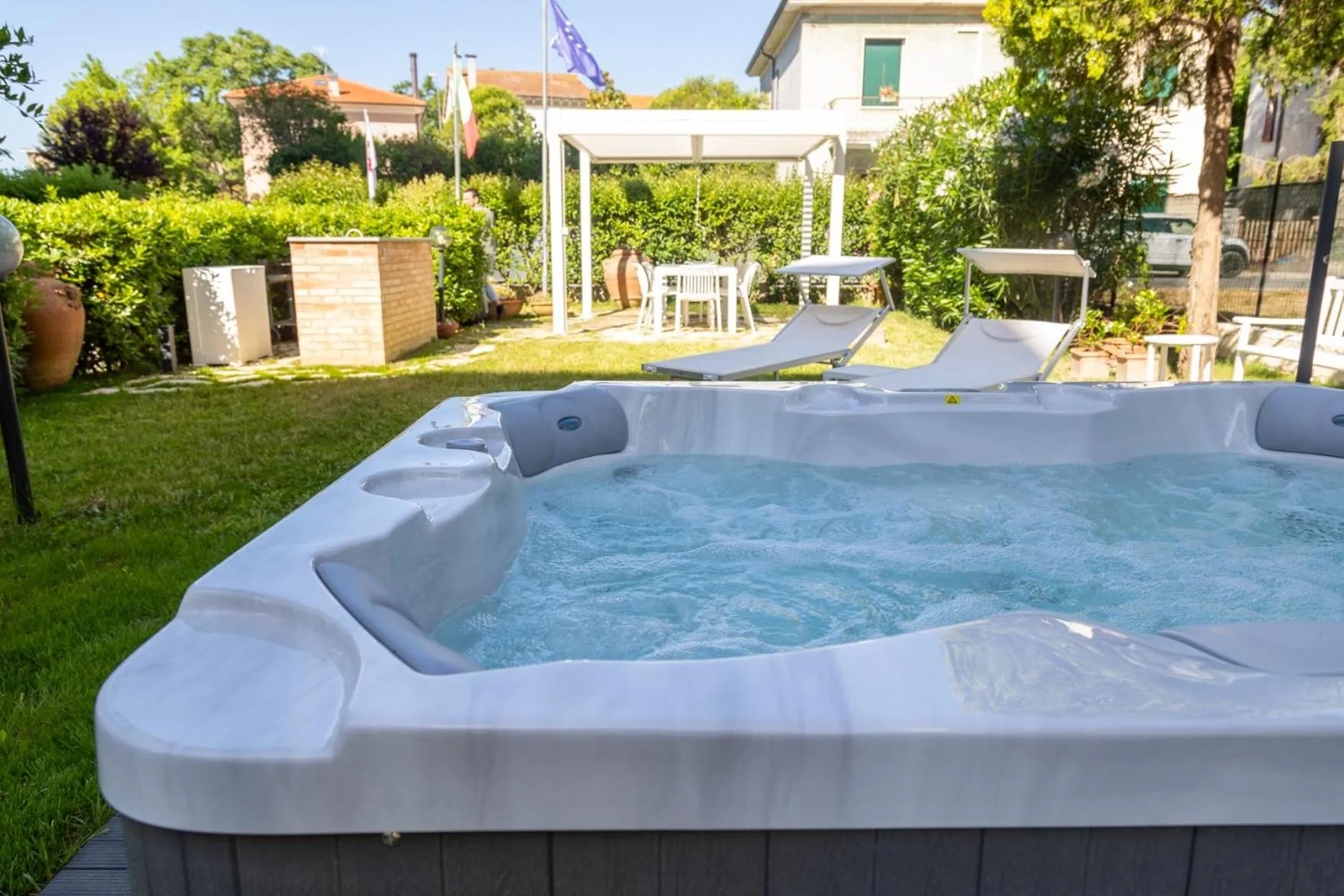 Hot Tub in La Locomotiva Rooms