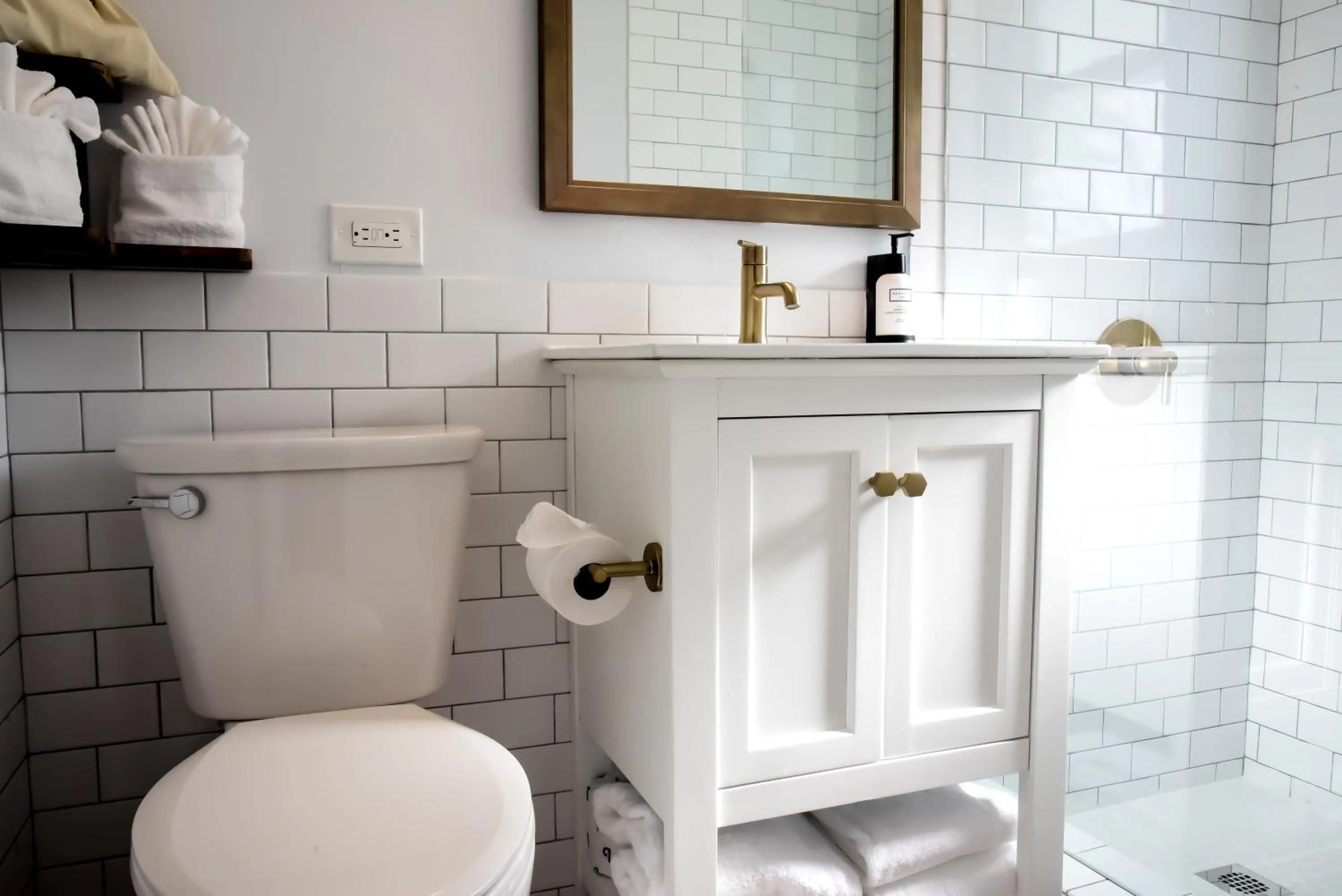 Bathroom in Sunset Inn