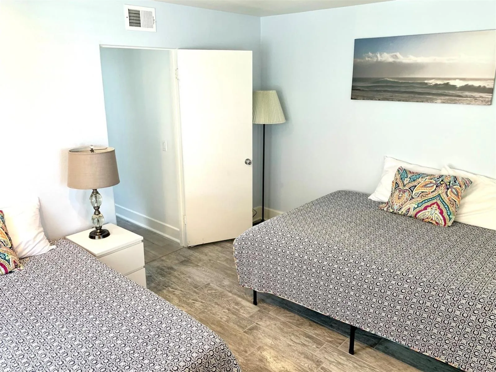 Property building, Bed in 125-Fun In The Sun Penthouse