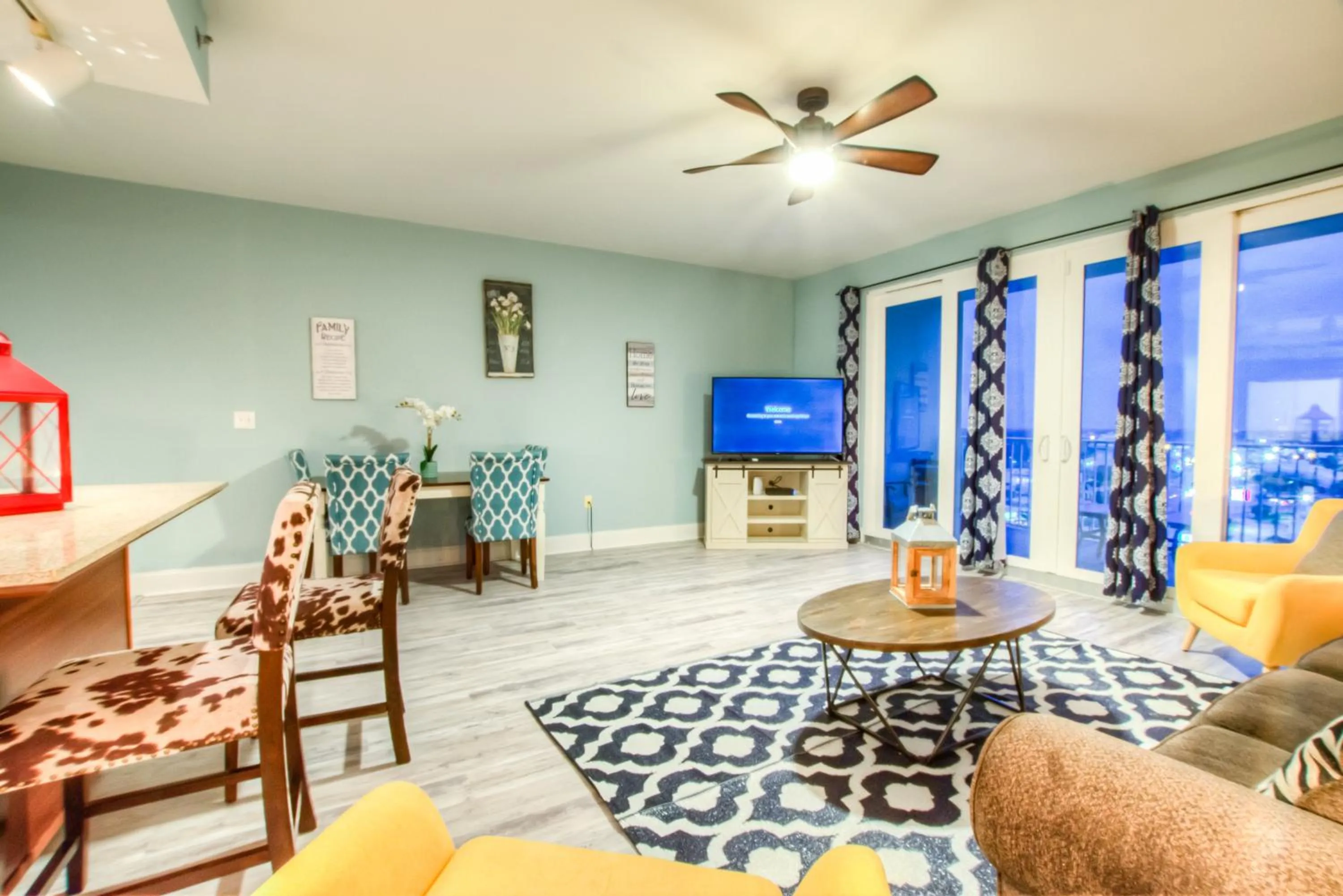 Laketown Wharf 1135 By Aneliya