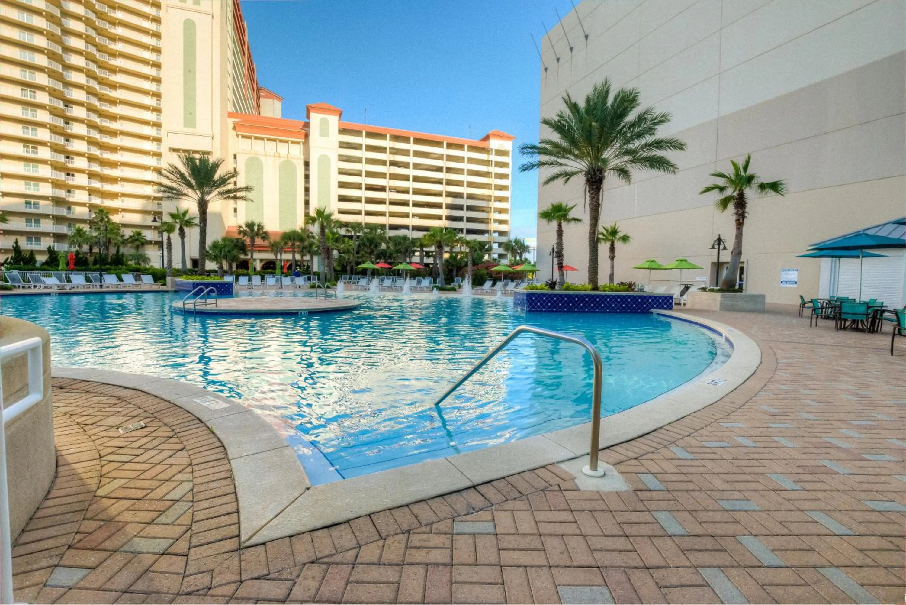 Laketown Wharf 1135 By Aneliya