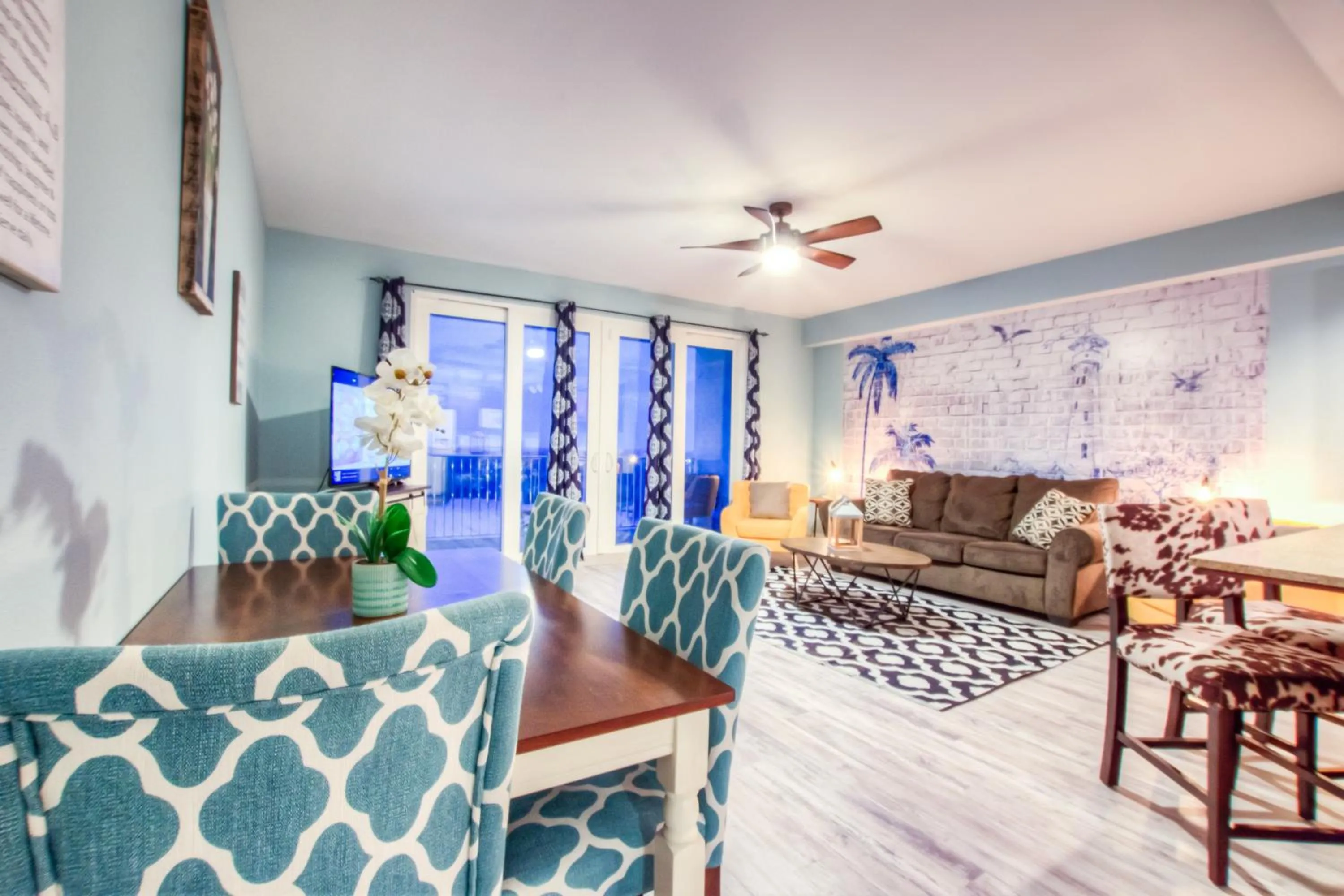 Laketown Wharf 1135 By Aneliya